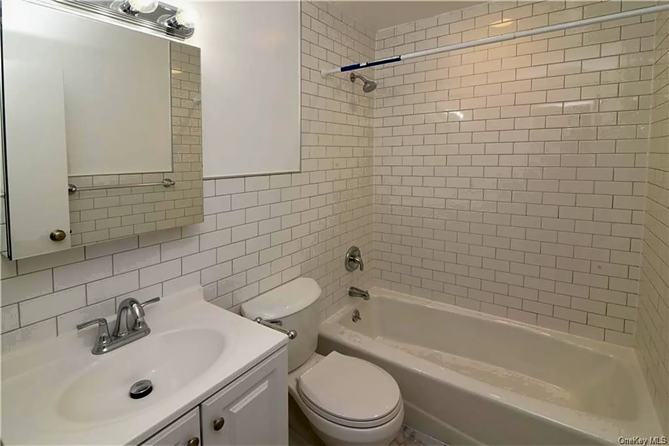 Bathroom - 260 West St #7C - Mount Kisco, NY