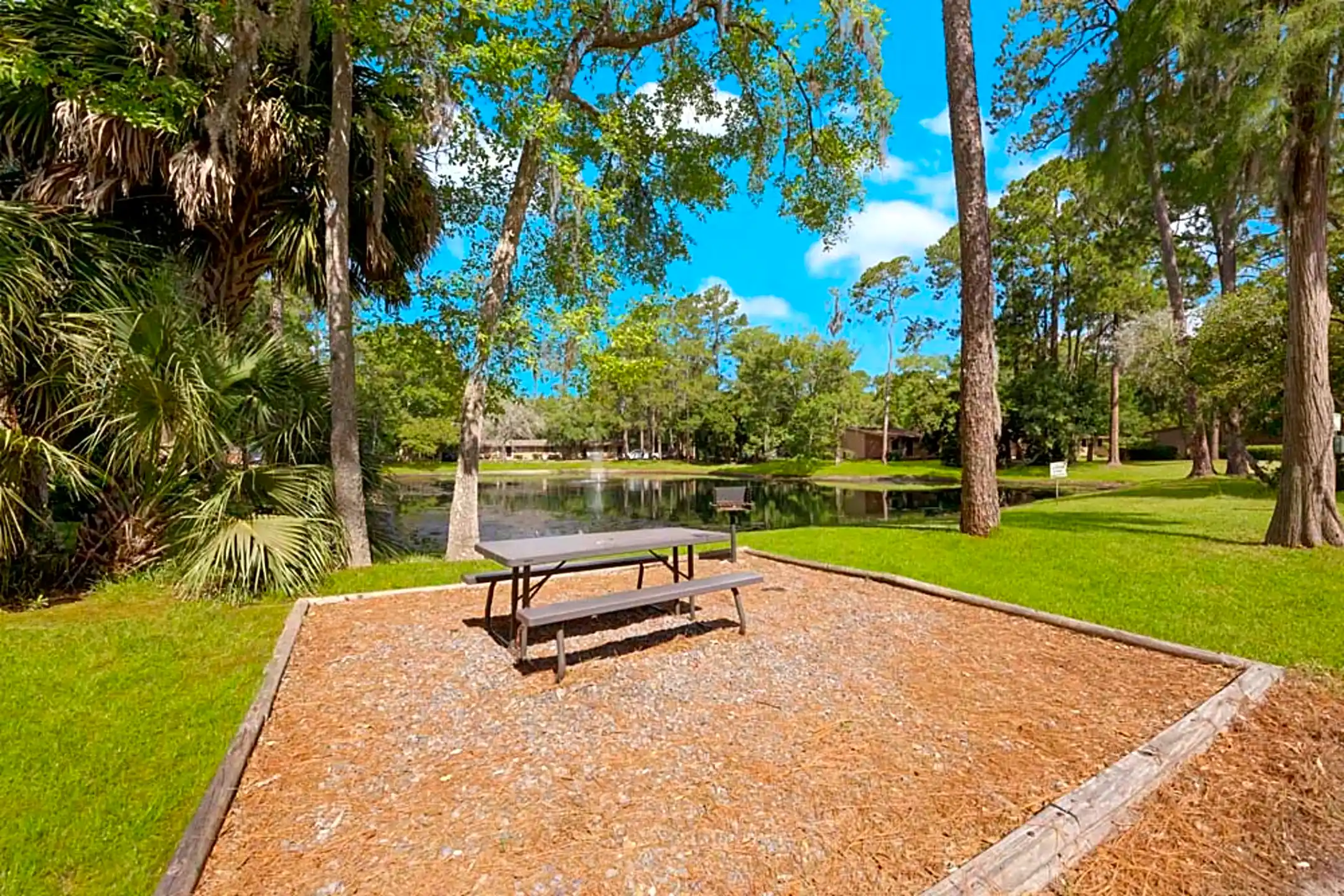 Pelican Pointe Apartments 1333 Dunn Ave Jacksonville, FL Apartments