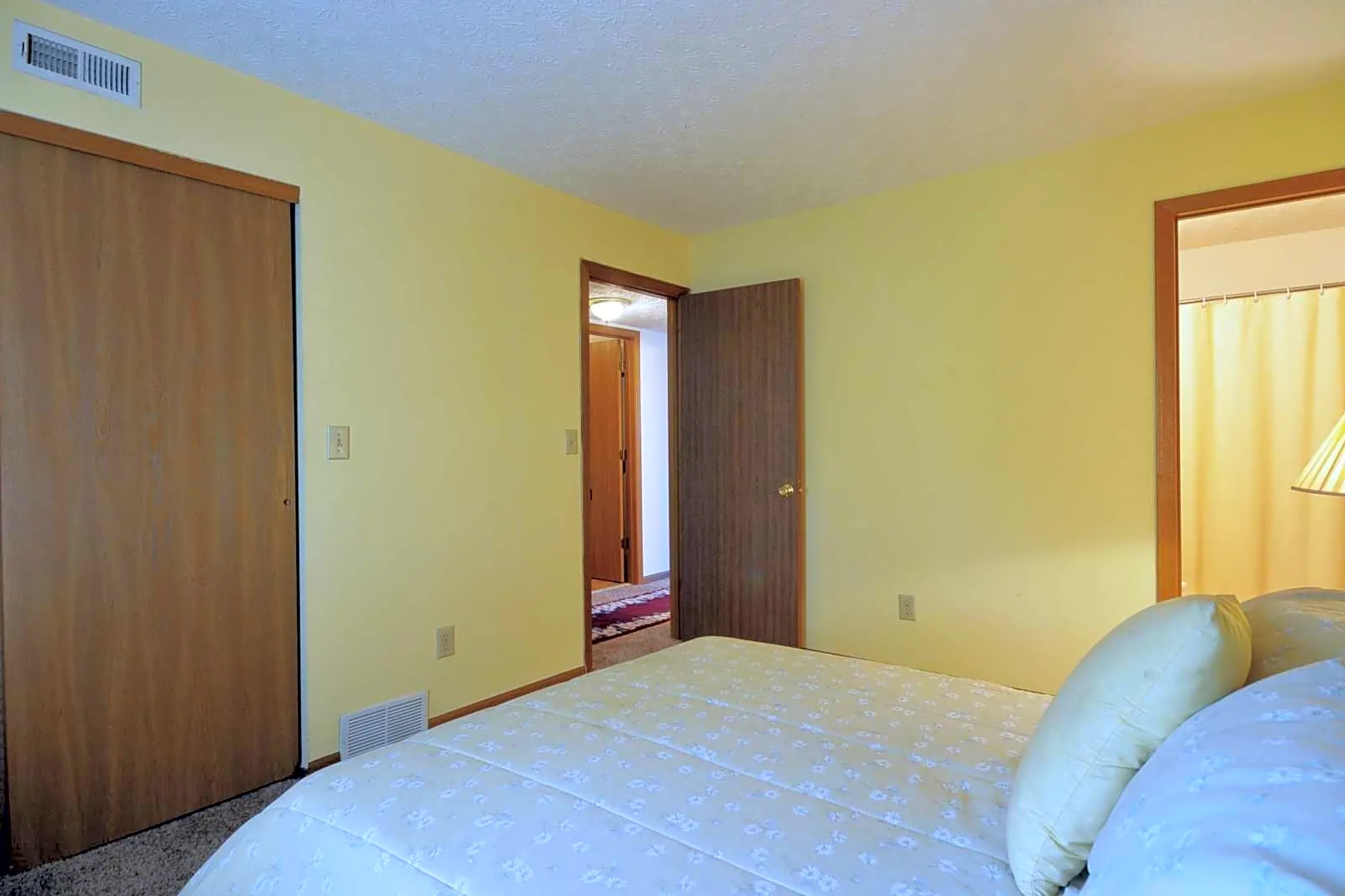 Bedroom - Augusta Square - Fairfield, OH