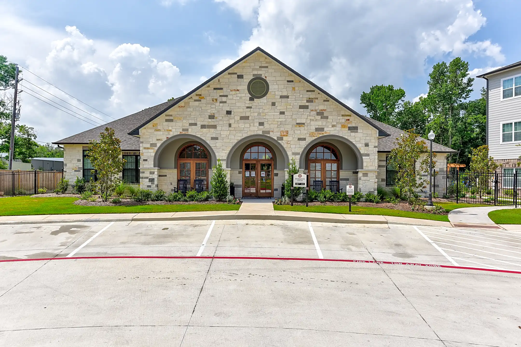 Landmark at Auburn Lakes 5755 West Rayford Spring, TX Apartments