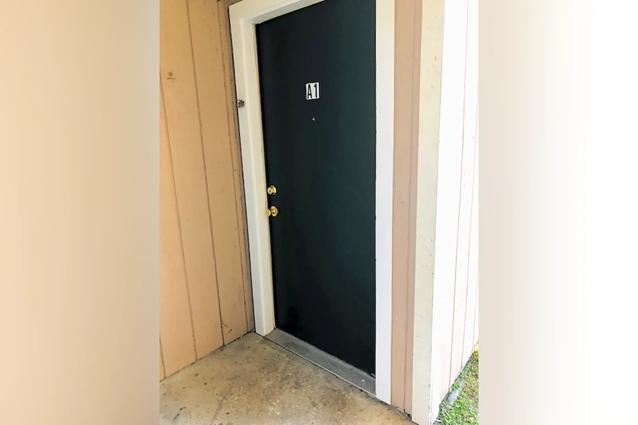 Westlake Plaza Apartments 1411 Clarence St Westlake, LA Apartments