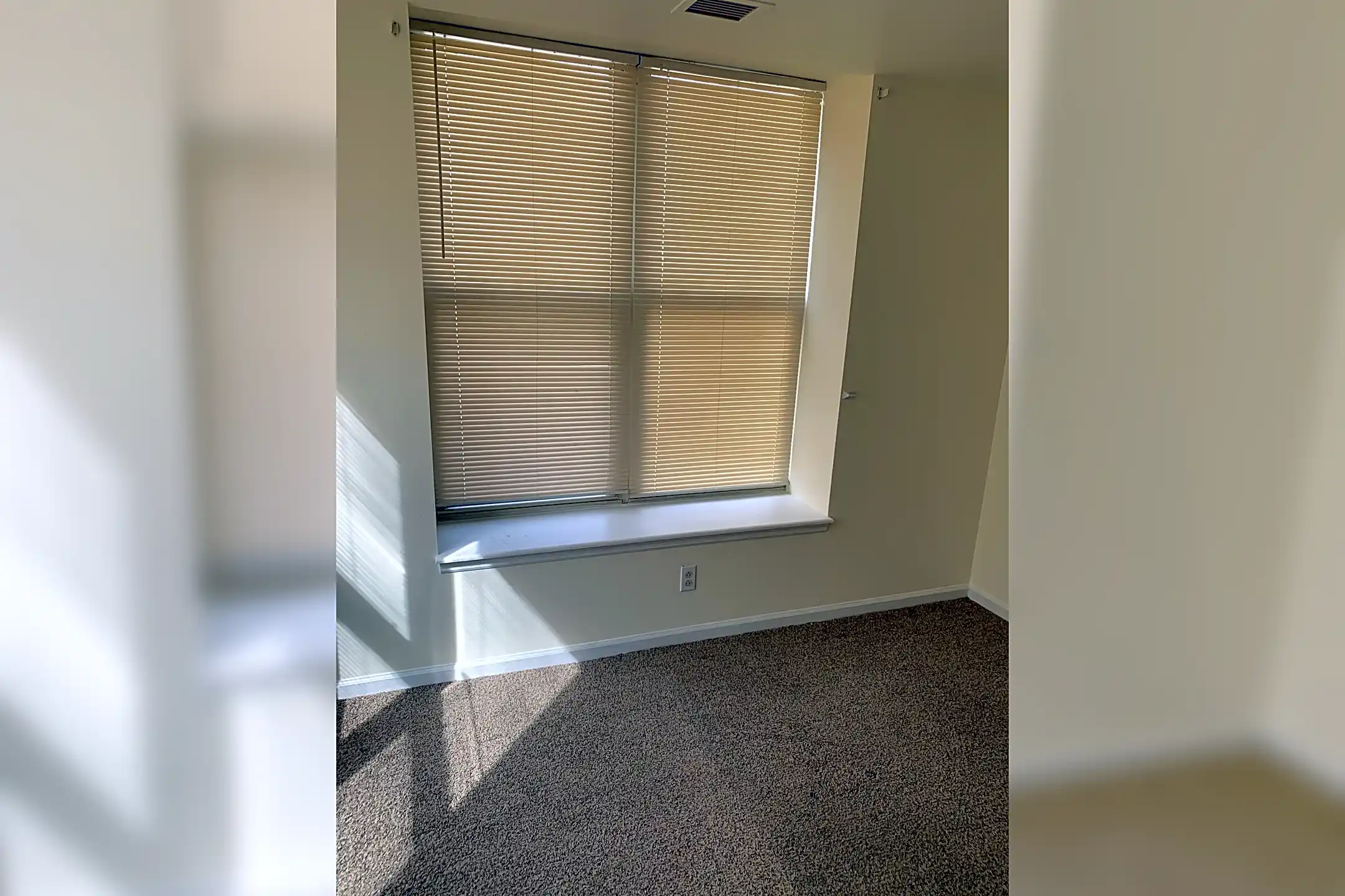 8612 Halls Ferry Road Apartments Saint Louis, MO 63147