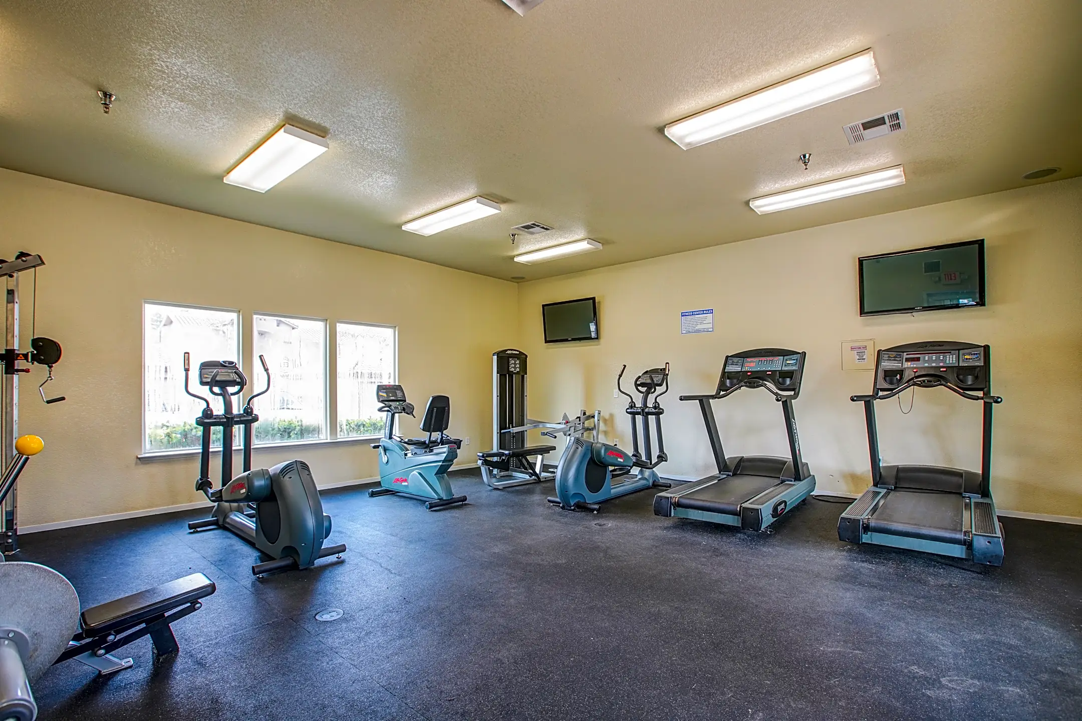 Palo Alto Place 5430 W Palo Alto Ave Fresno, CA Apartments for Rent