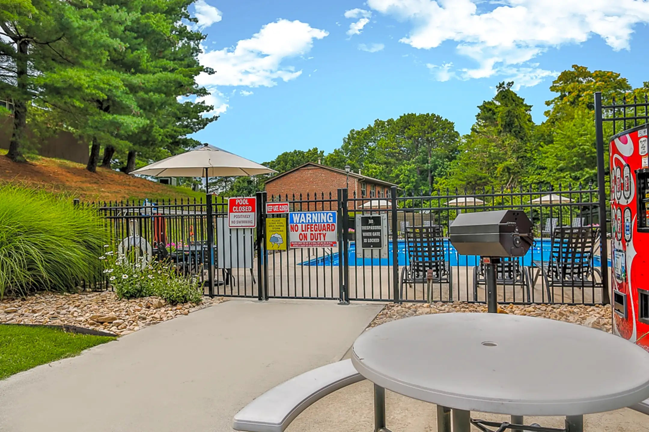 Cedar Point Apartments Roanoke, VA 24018