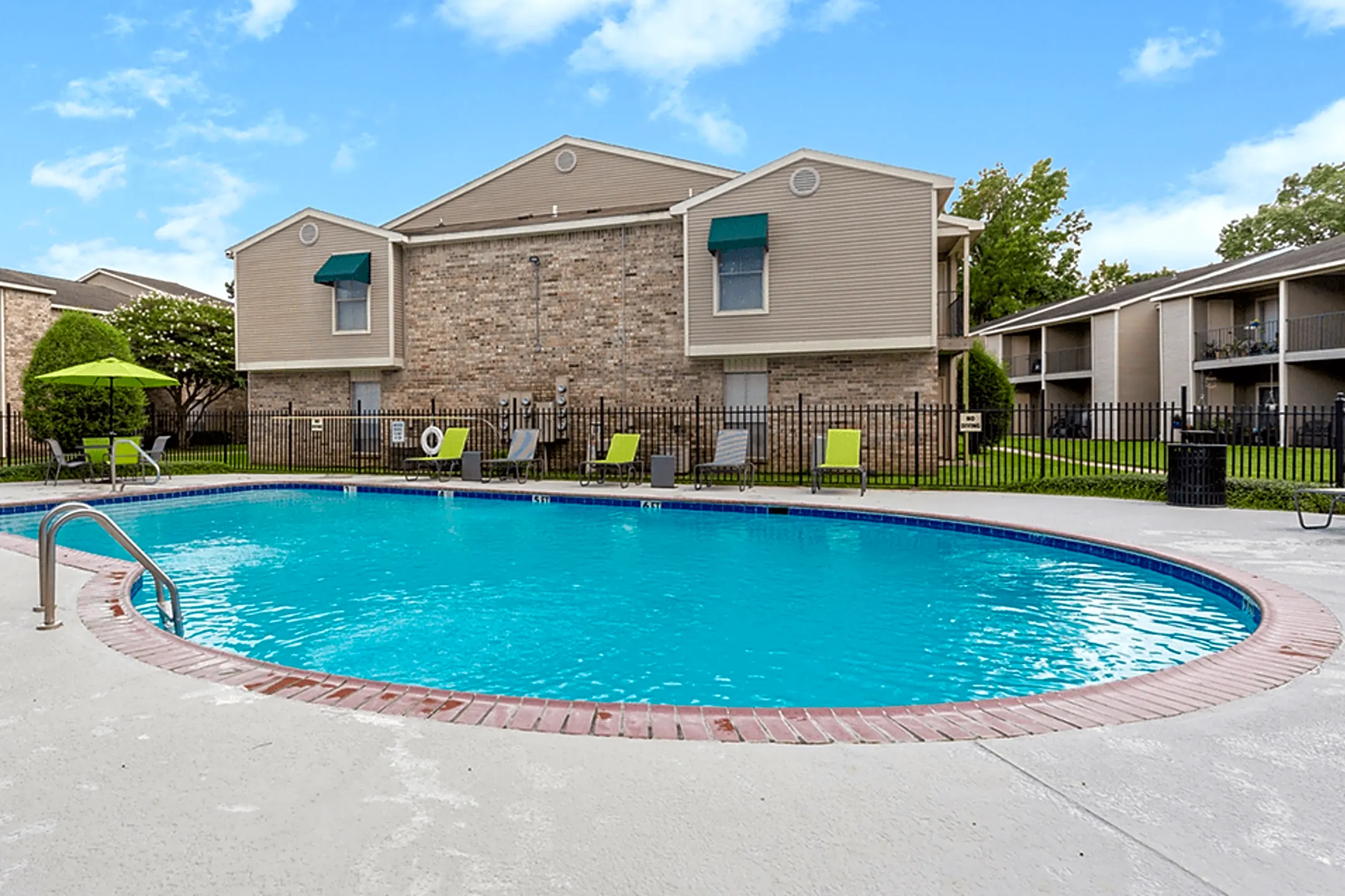 Afton Oaks Apartments 12074 Newcastle Ave Baton Rouge, LA