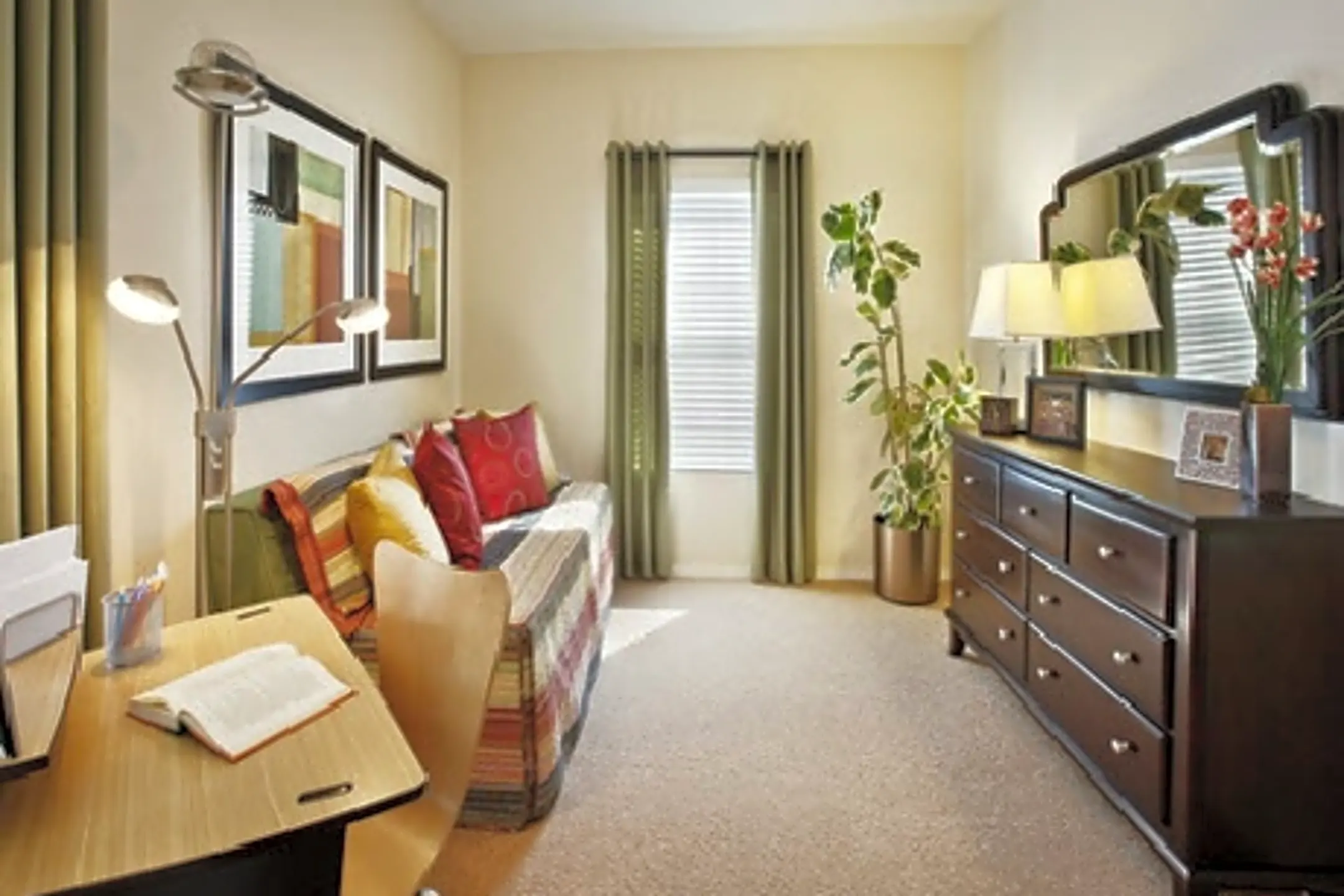 Ralston Courtyards Apartments 5525 Ralston St Ventura, CA