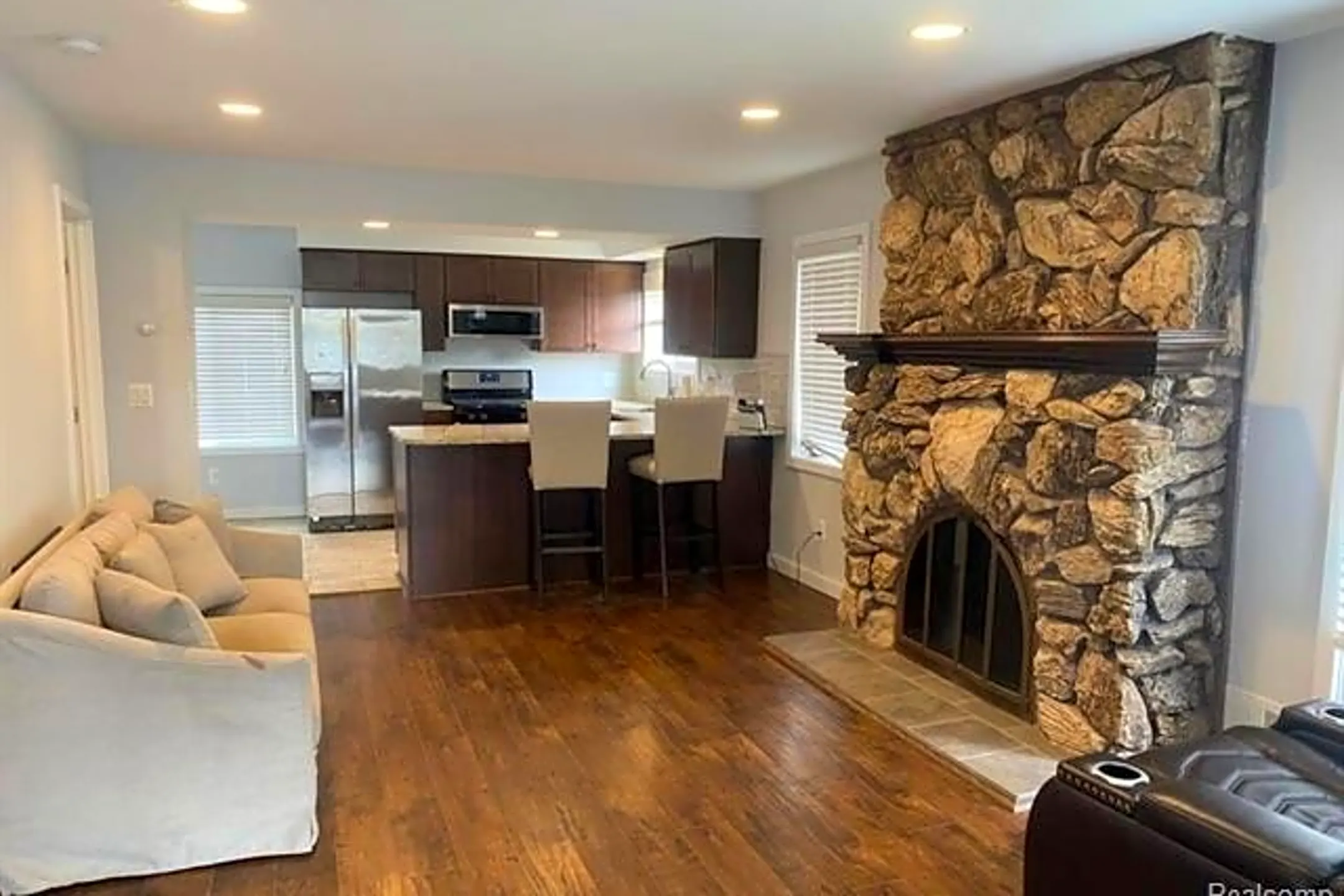 3991 Fieldview Ave - West Bloomfield, MI