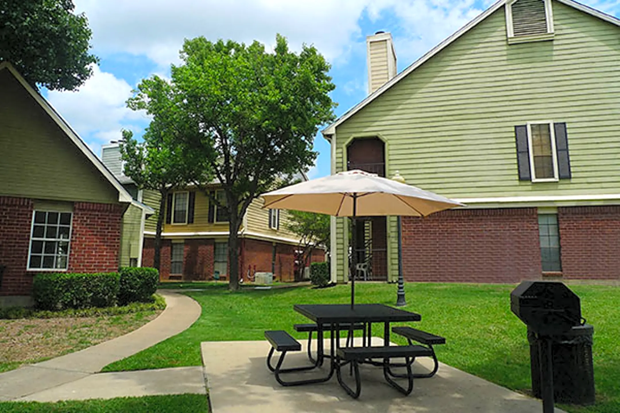 Arbors On Forest Ridge Apartments