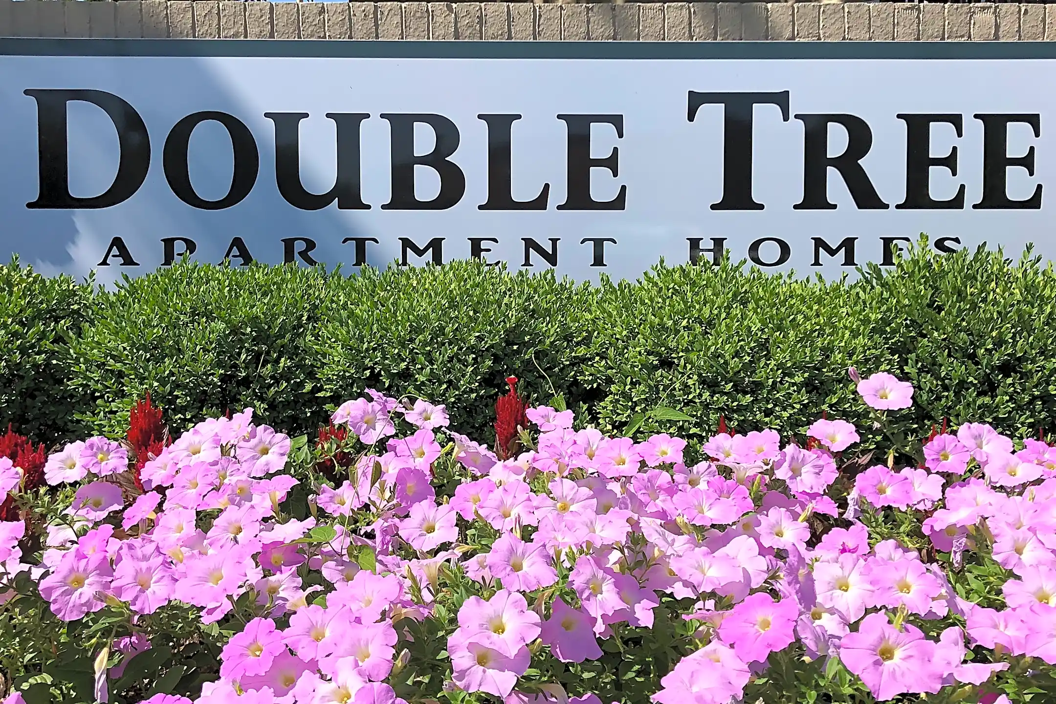 Community Signage - Double Tree Apartments - Lexington, KY