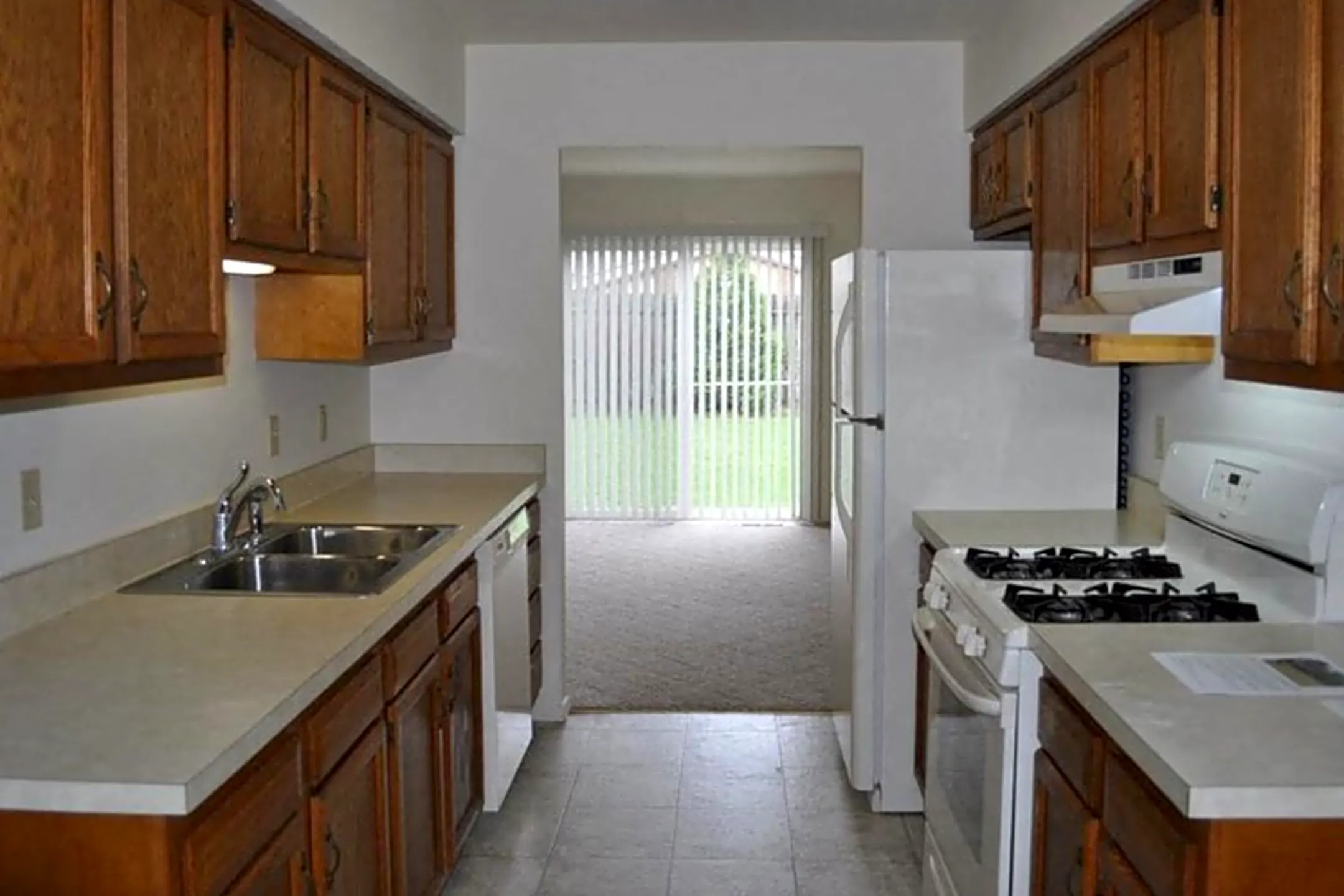 Colfax Townhomes 802 E Colfax Ave Mishawaka, IN Apartments for Rent