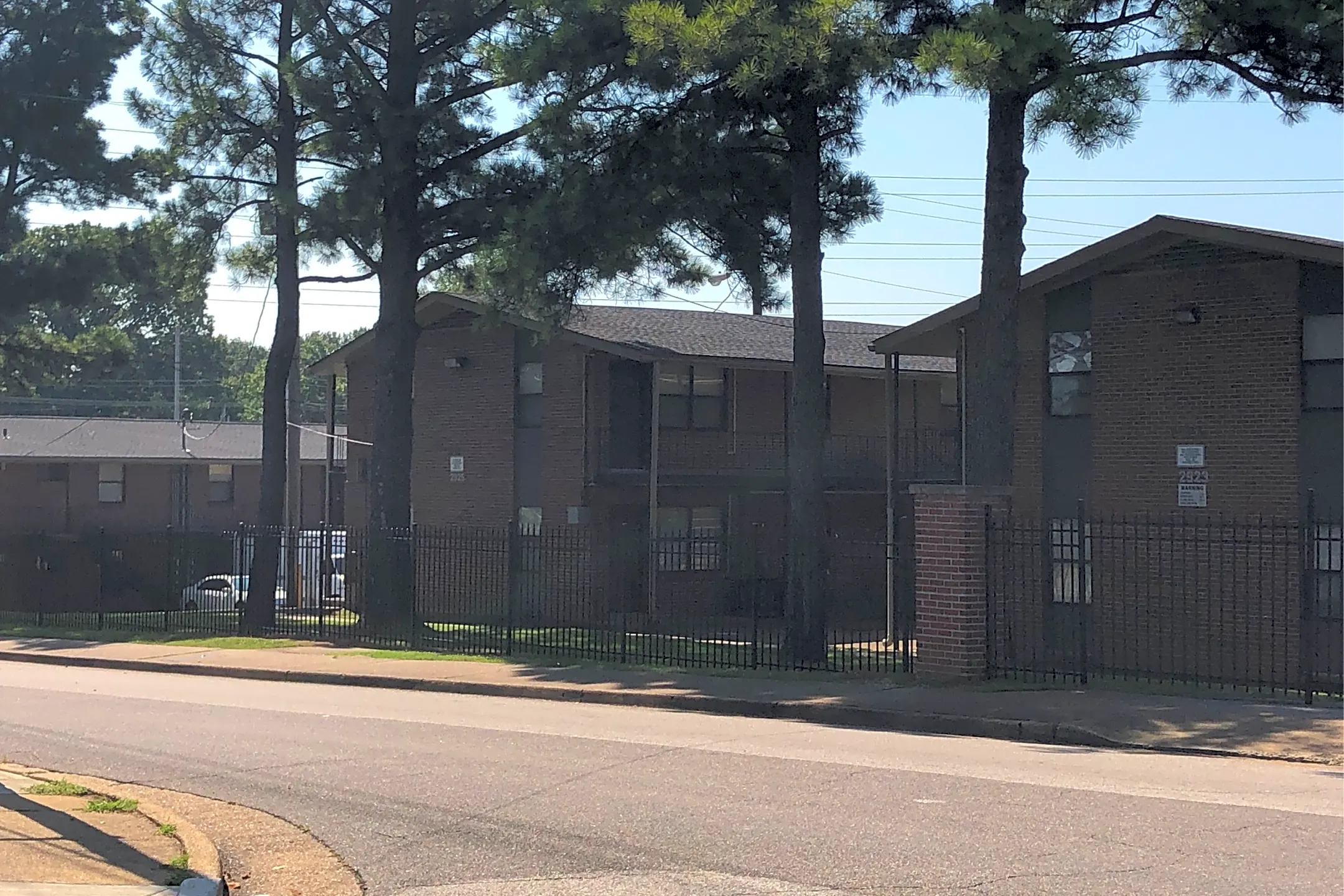 Chickasaw Place Apartments - Memphis, Tn 38112