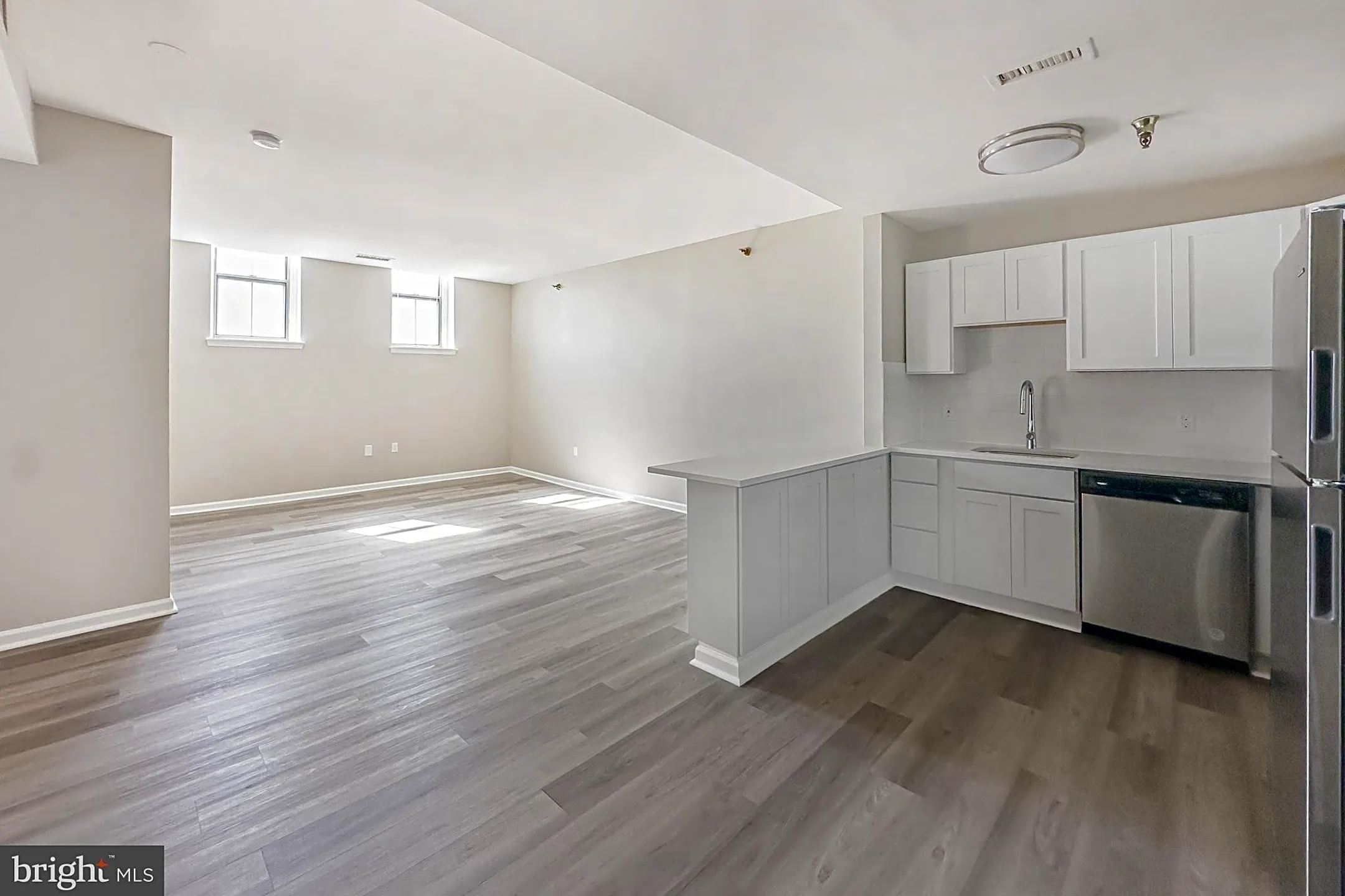 Living Room - 148 N 4th St #510 - Reading, PA