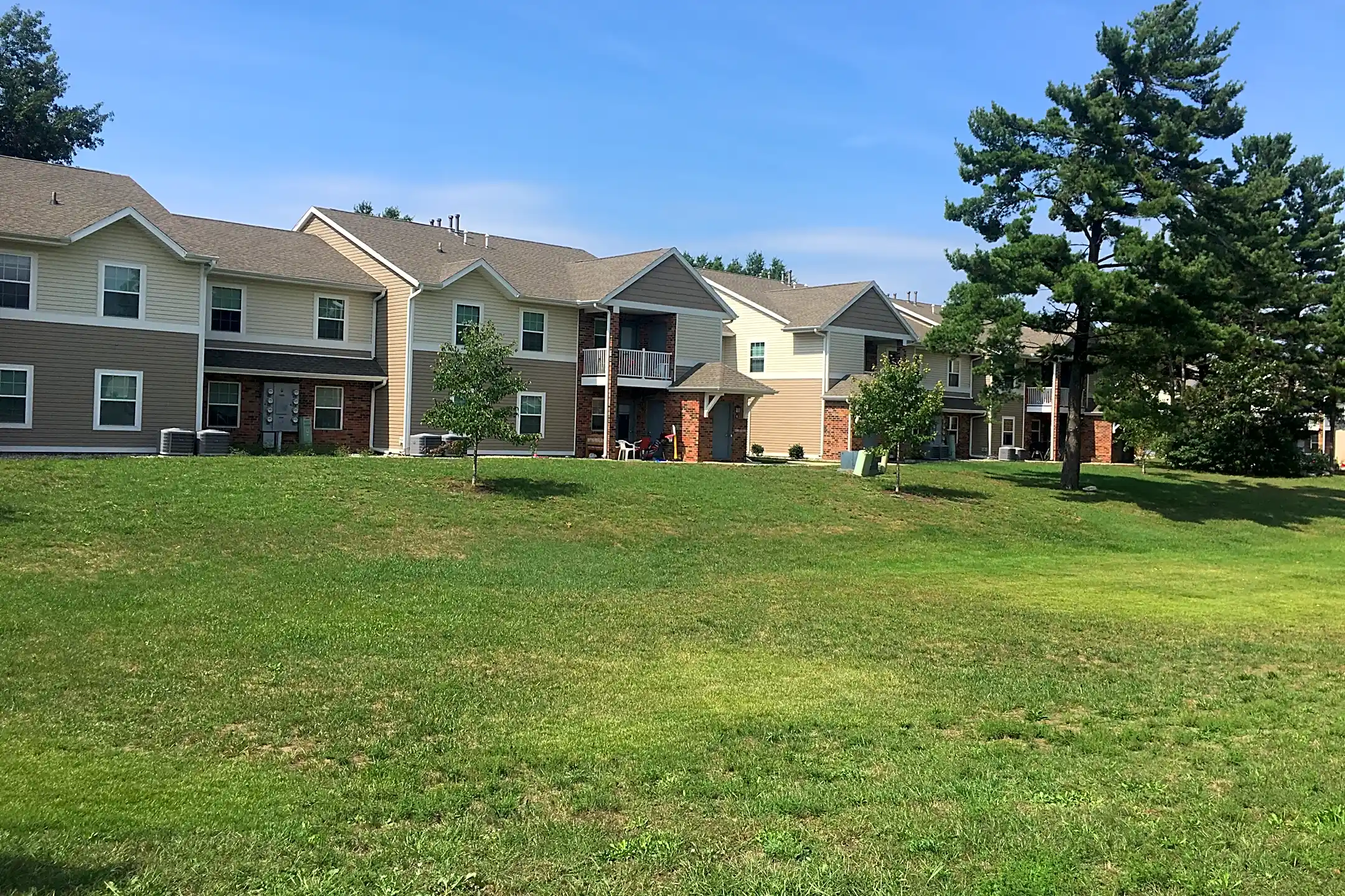 Falcon Woods Apartments Holland MI 49424