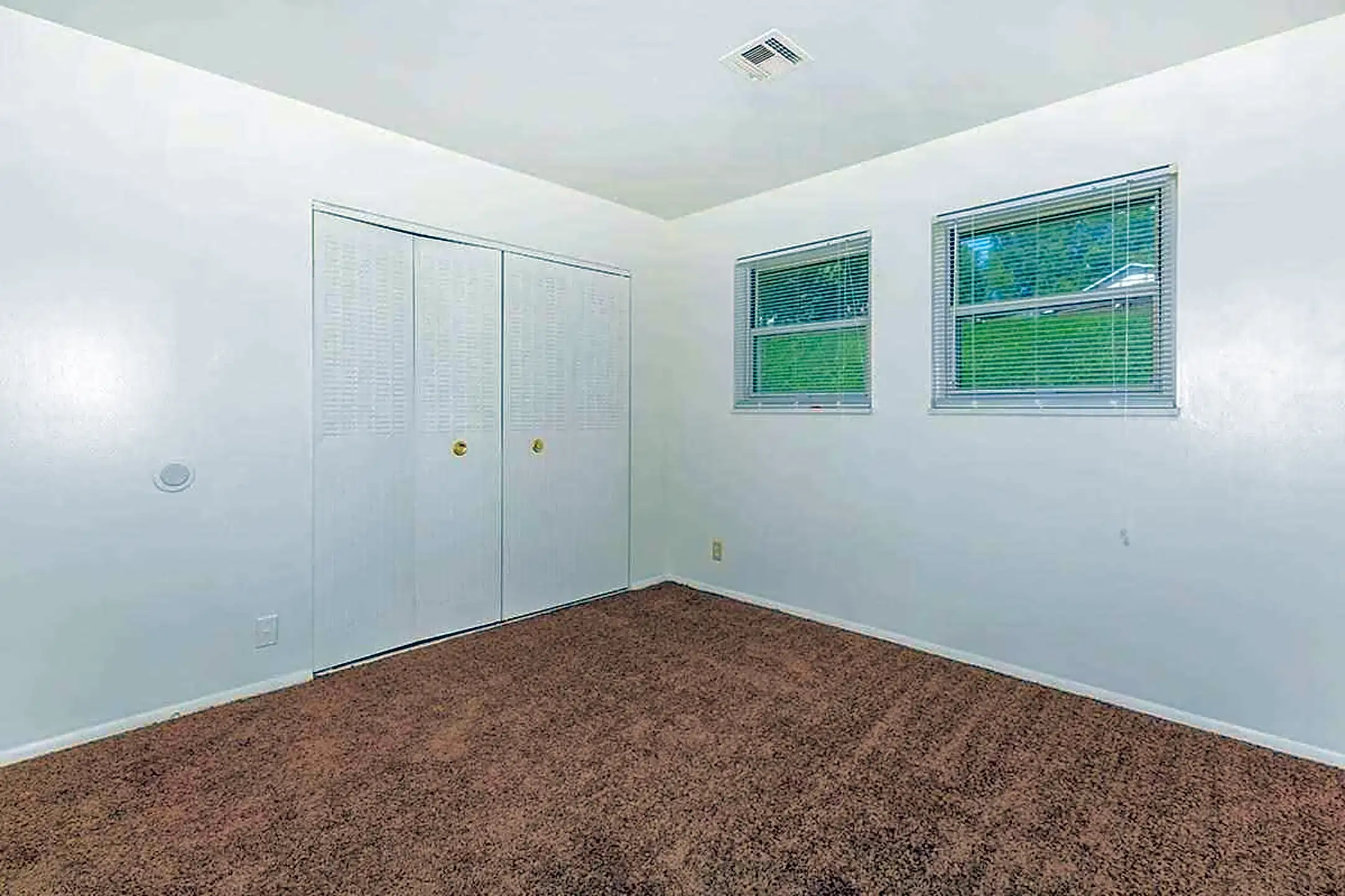 Bedroom - Coldwater Flats - Evansville, IN