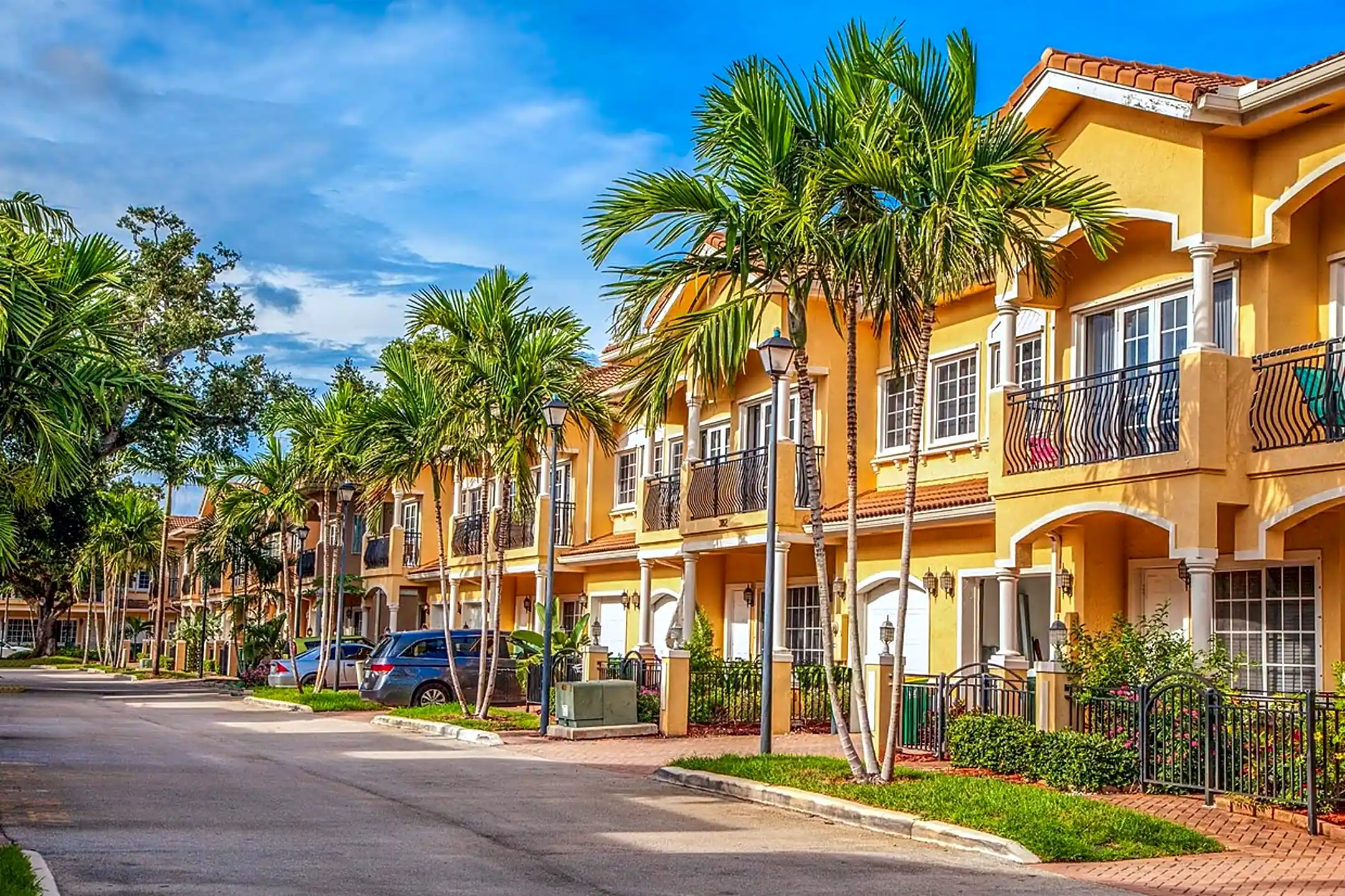 Royal Oaks Townhomes Hollywood, FL 33021