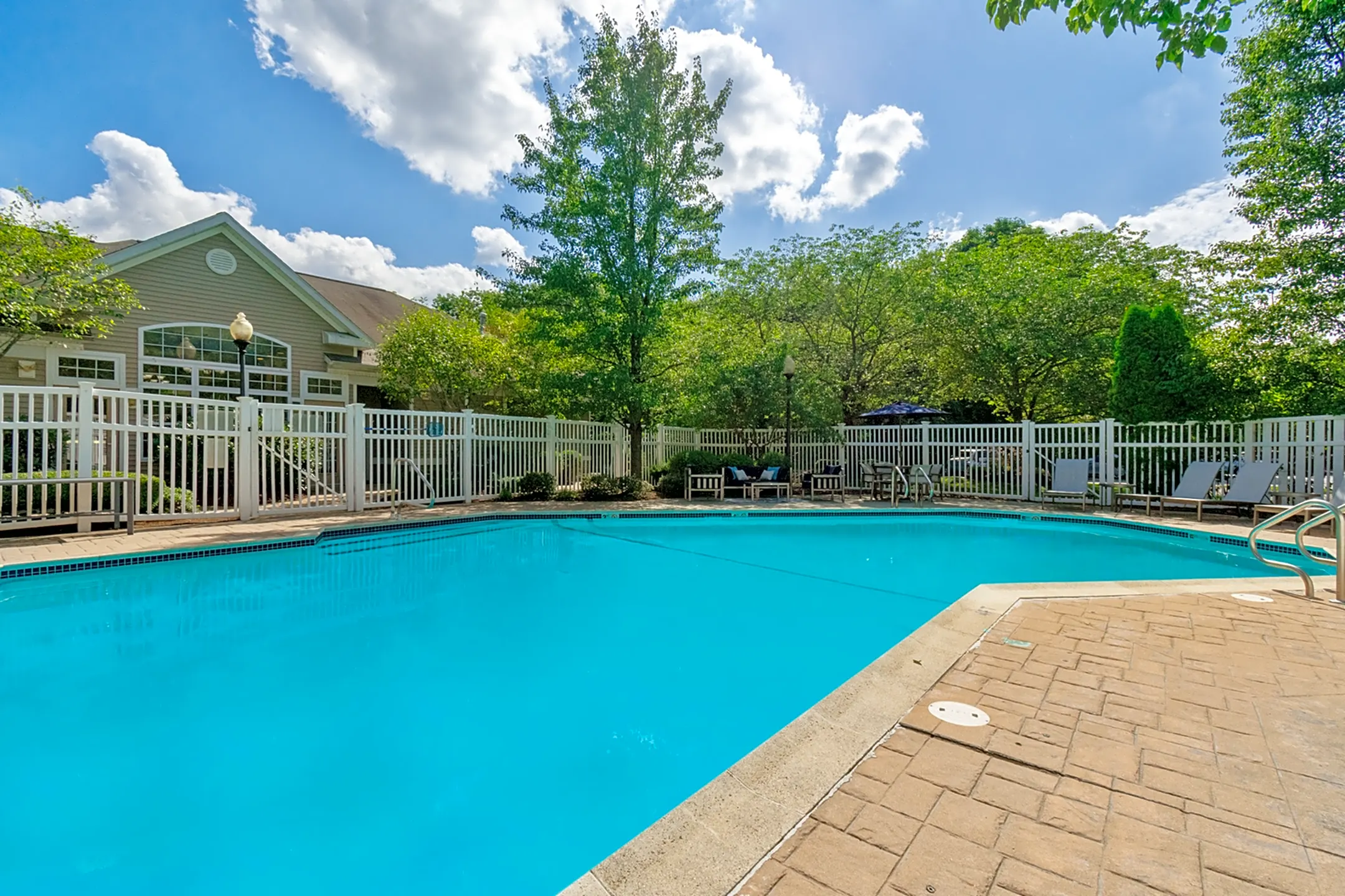 Greenwich Place Apartments - 50 Dogwood Dr | West Warwick, RI ...