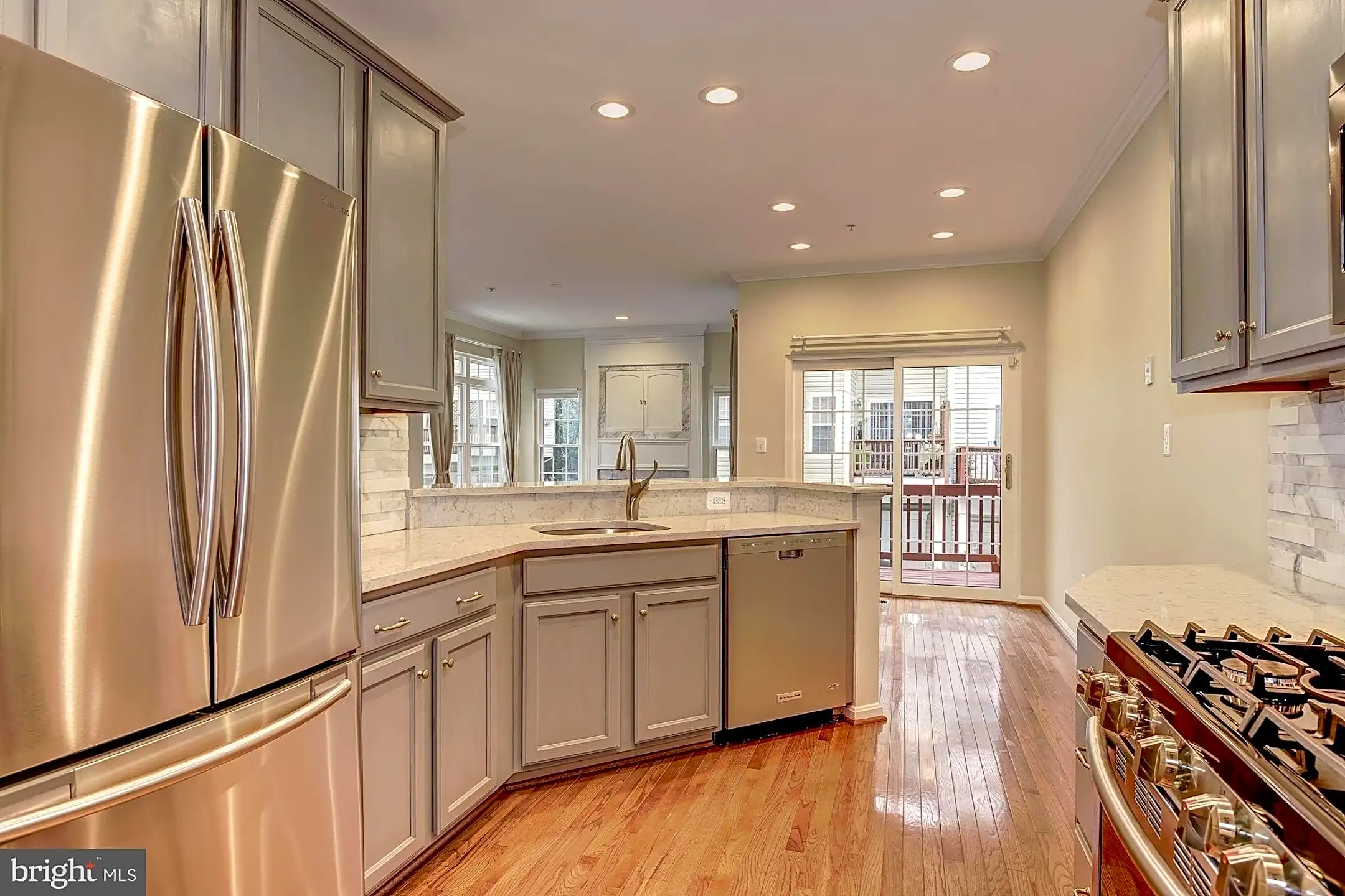 Kitchen - 6490 Powatan Knoll Ct - Alexandria, VA