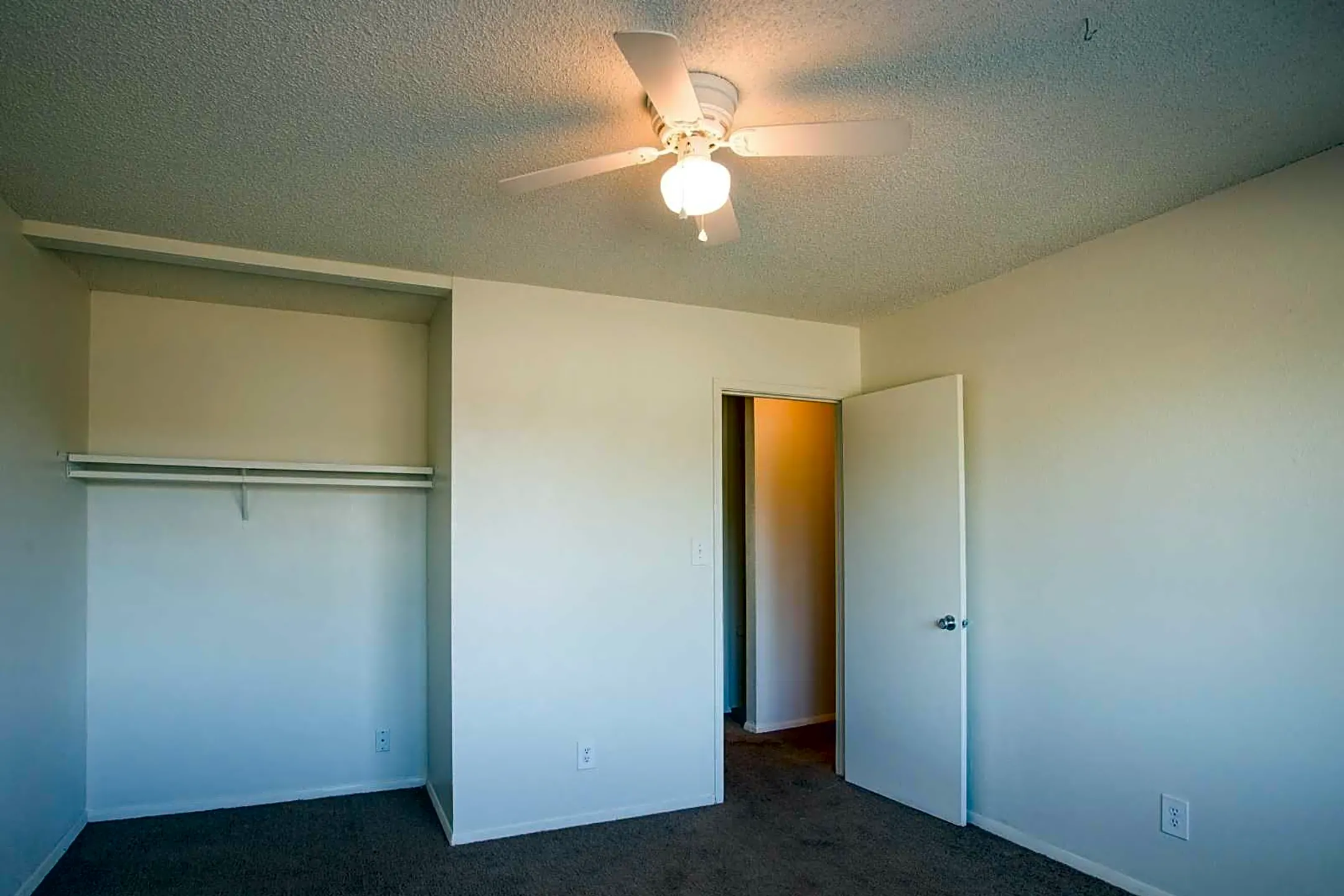 Bedroom - Sugar Plum Apartments - Tulsa, OK
