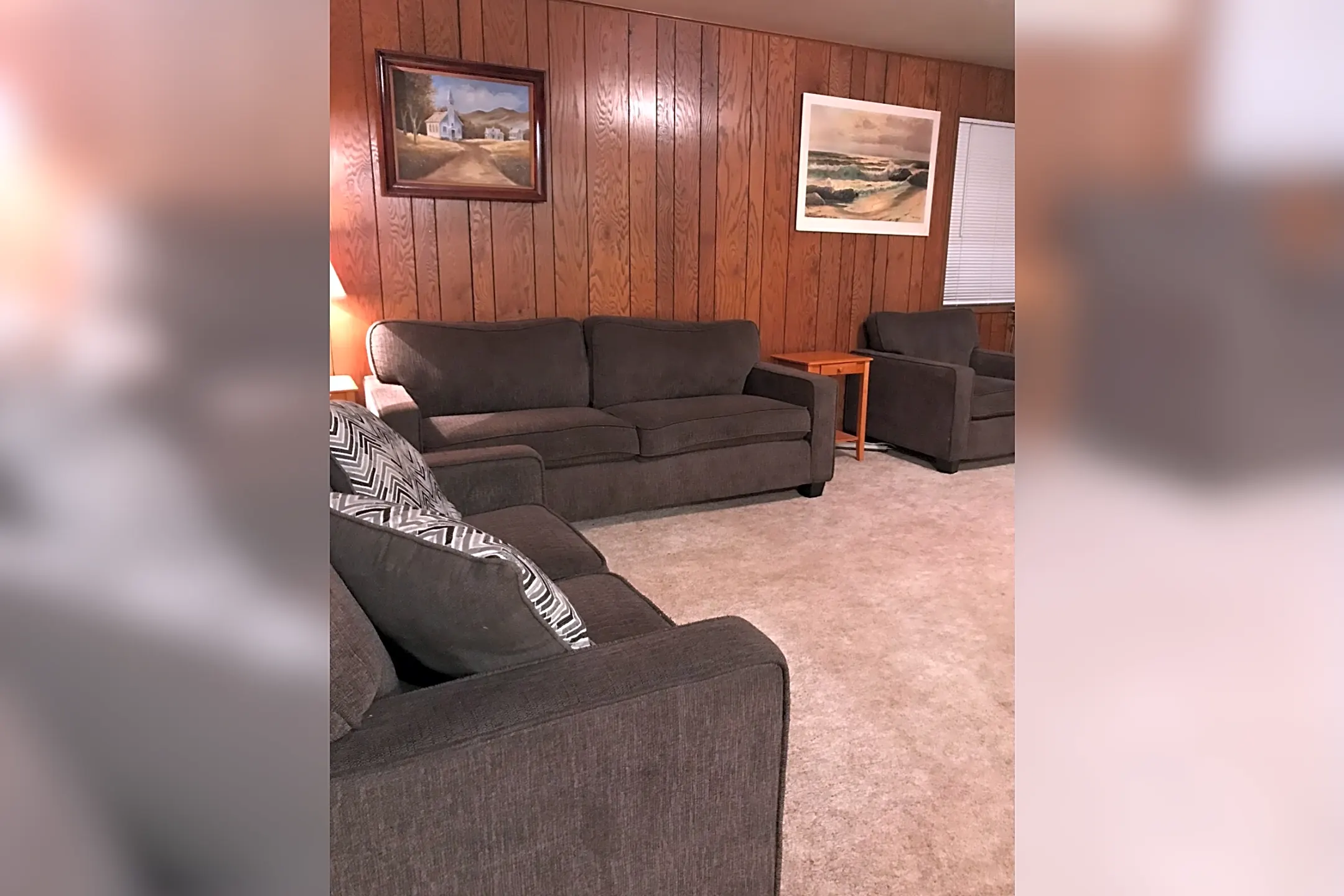 Living Room - 449 Pine St - Brookings, OR