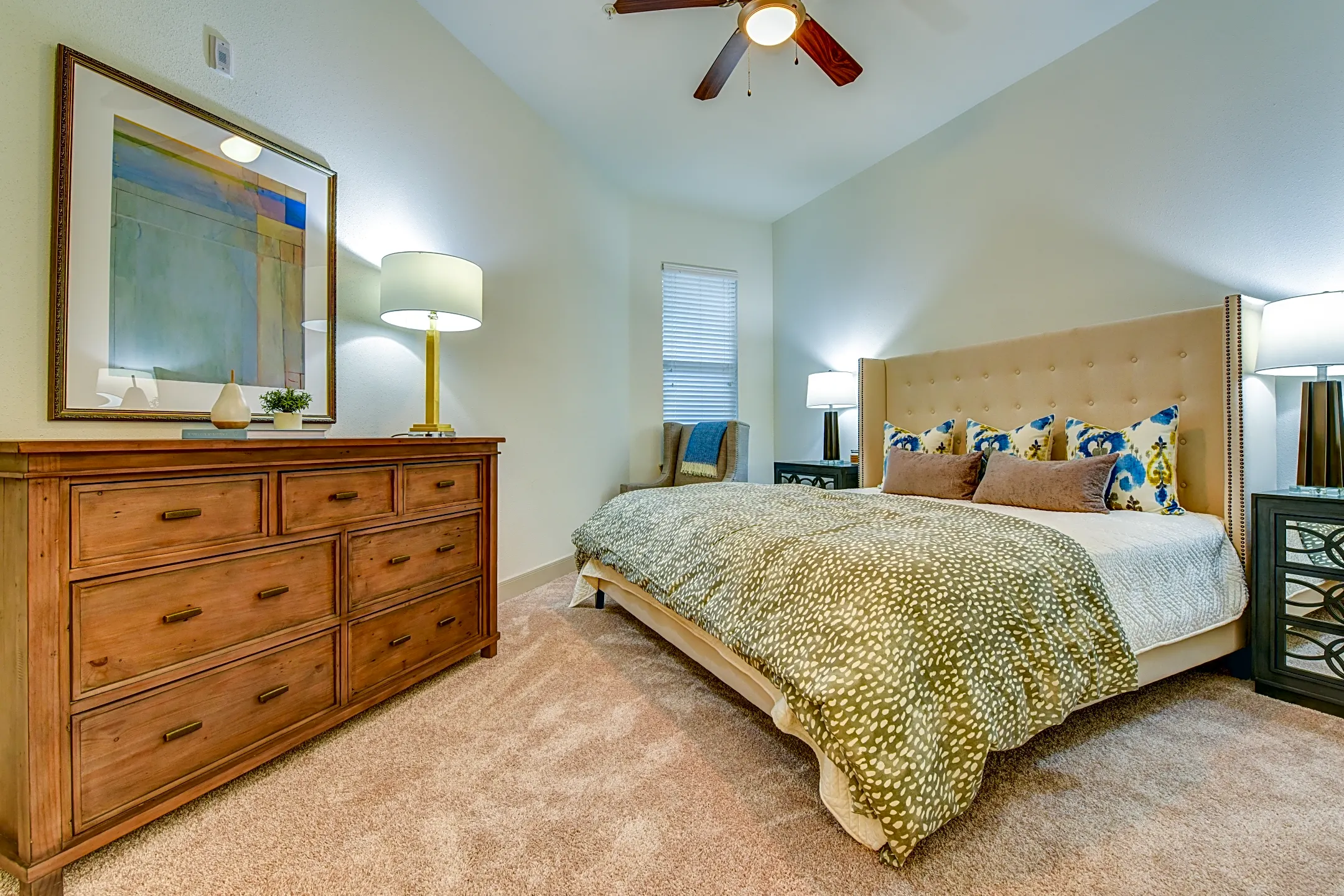 Bedroom - Pearl Midlane River Oaks - Houston, TX