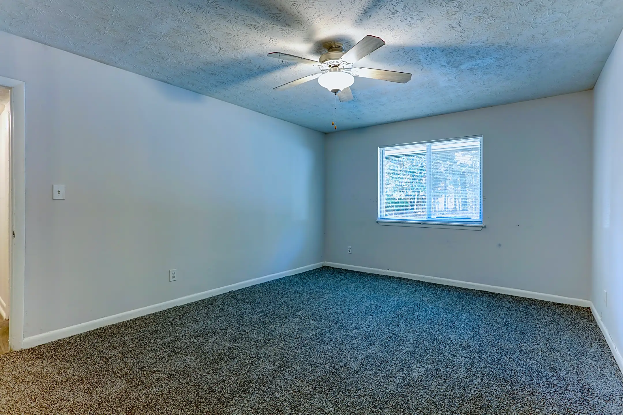 Amberwood Apartments 874 King Rd Riverdale, GA Apartments for Rent