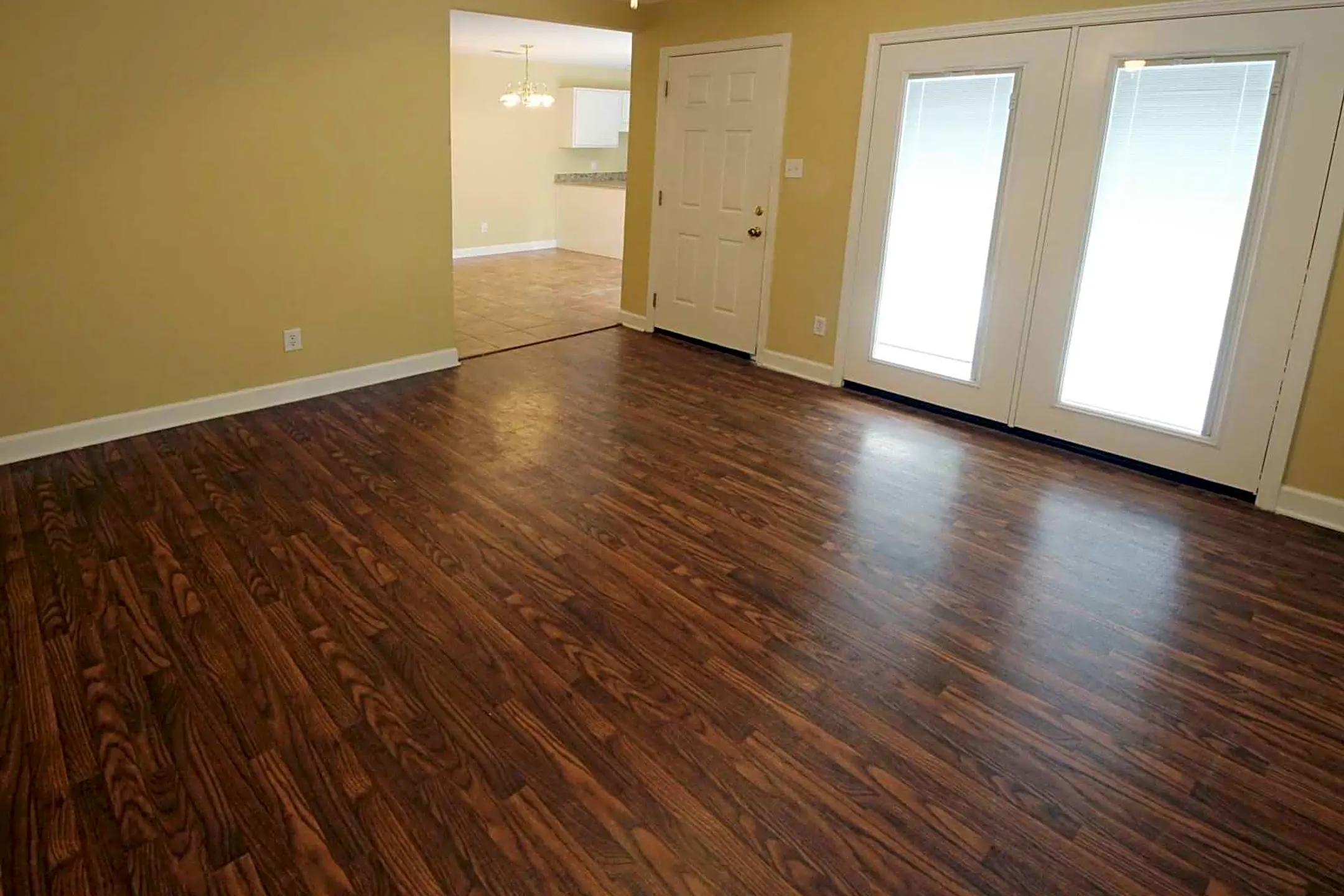 Living Room - Cypress Lane Apartments - Gulfport, MS