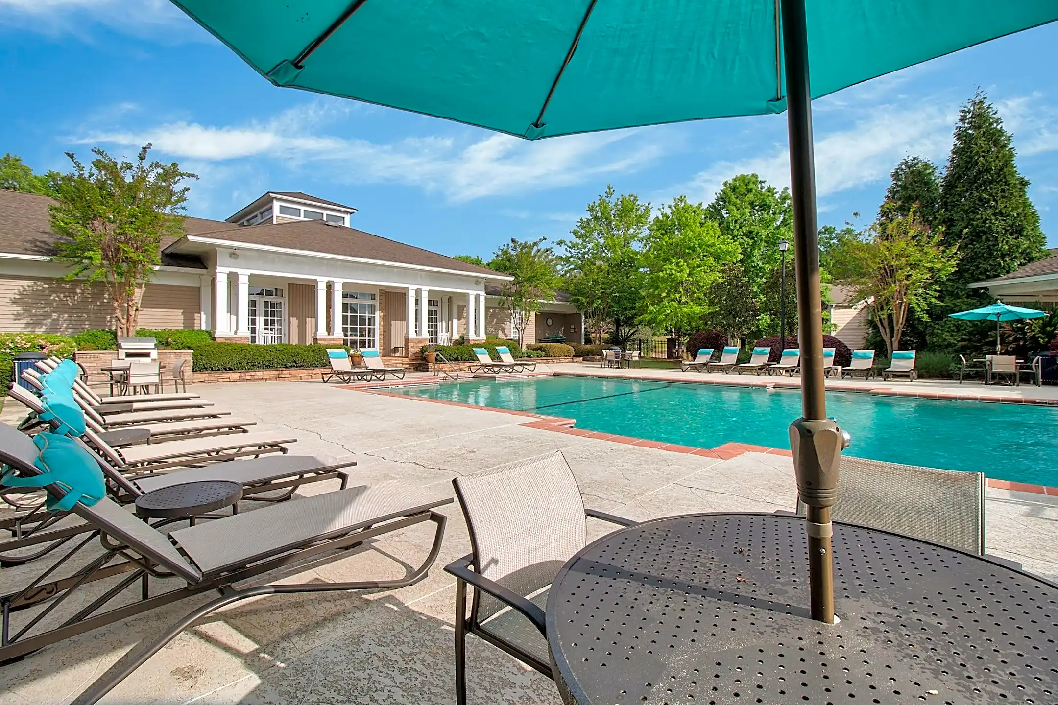 Adrian On Riverside 5243 Riverside Dr Macon, GA Apartments for Rent