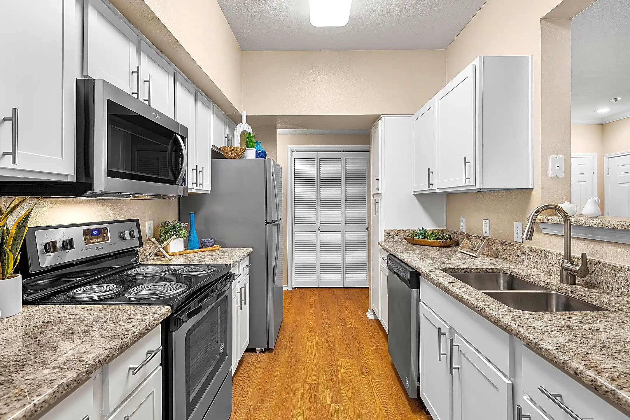 The Lodge At Shavano Park 3838 Lockhill Selma Rd San Antonio, TX