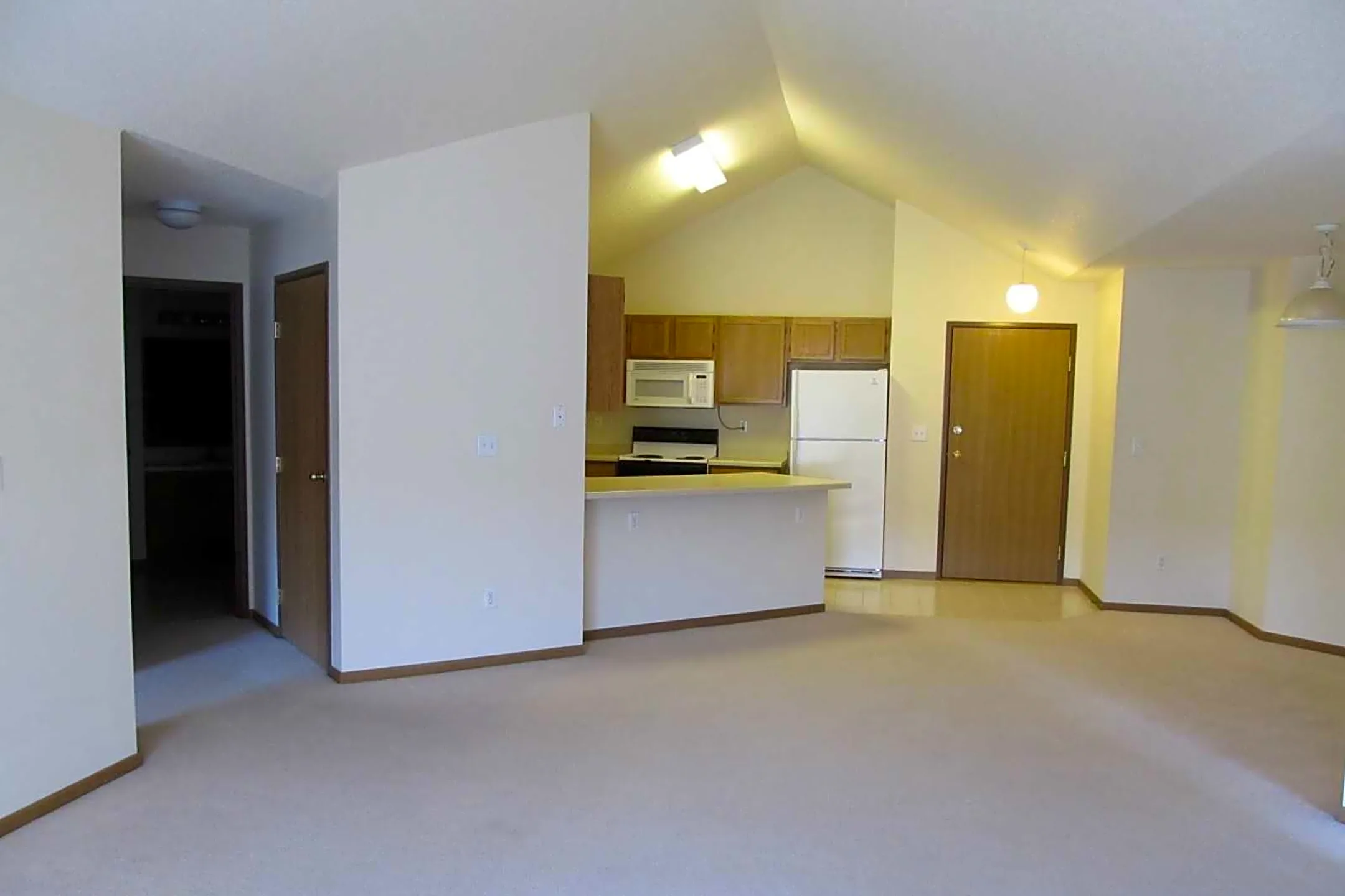 Living Room - Sun West I & II Apartment Homes - Fargo, ND