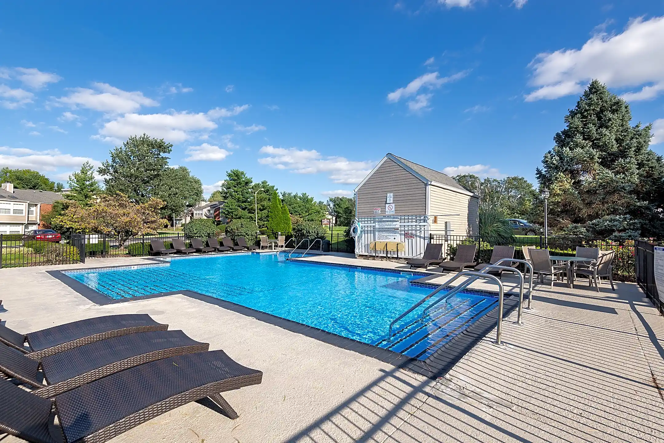 Steeplechase Apartments 305 Lindenhurst Dr Lexington, KY Apartments