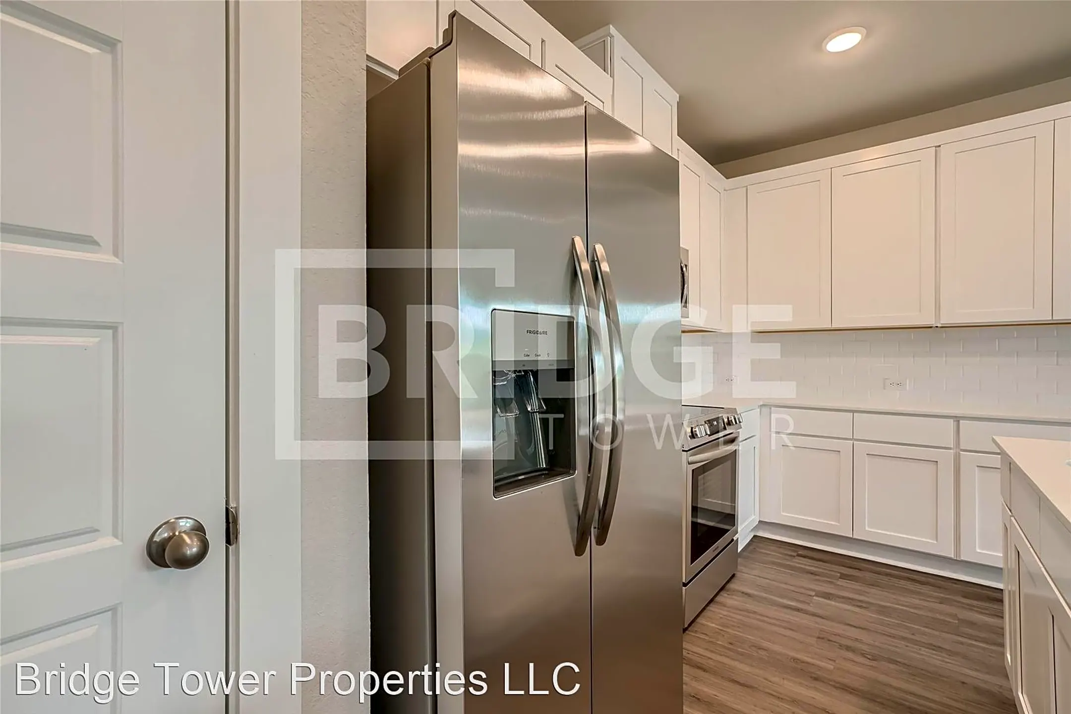 Kitchen - 446 S Centro Cir - Shenandoah, TX
