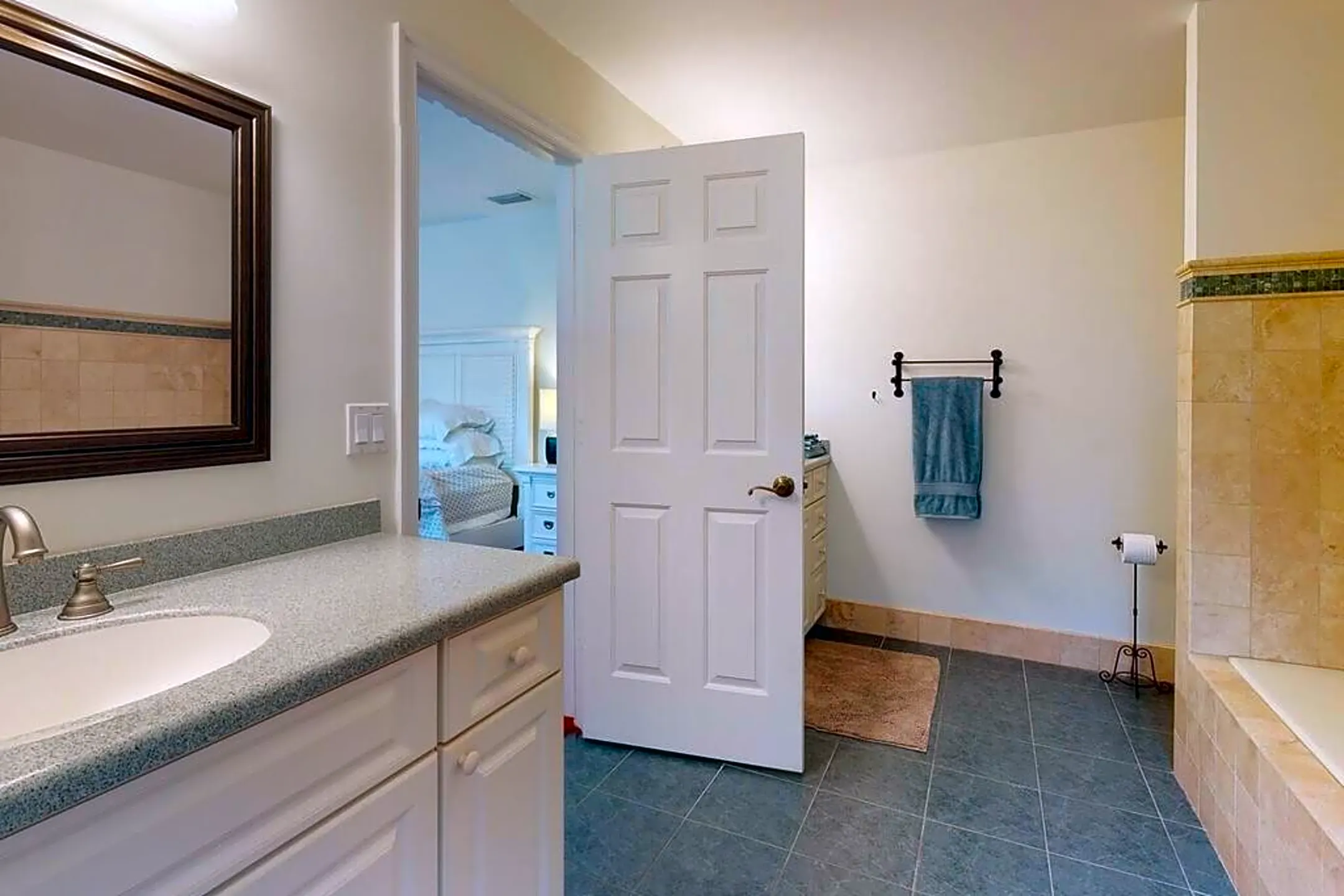 Bathroom - 716 Kumquat Rd - Vero Beach, FL