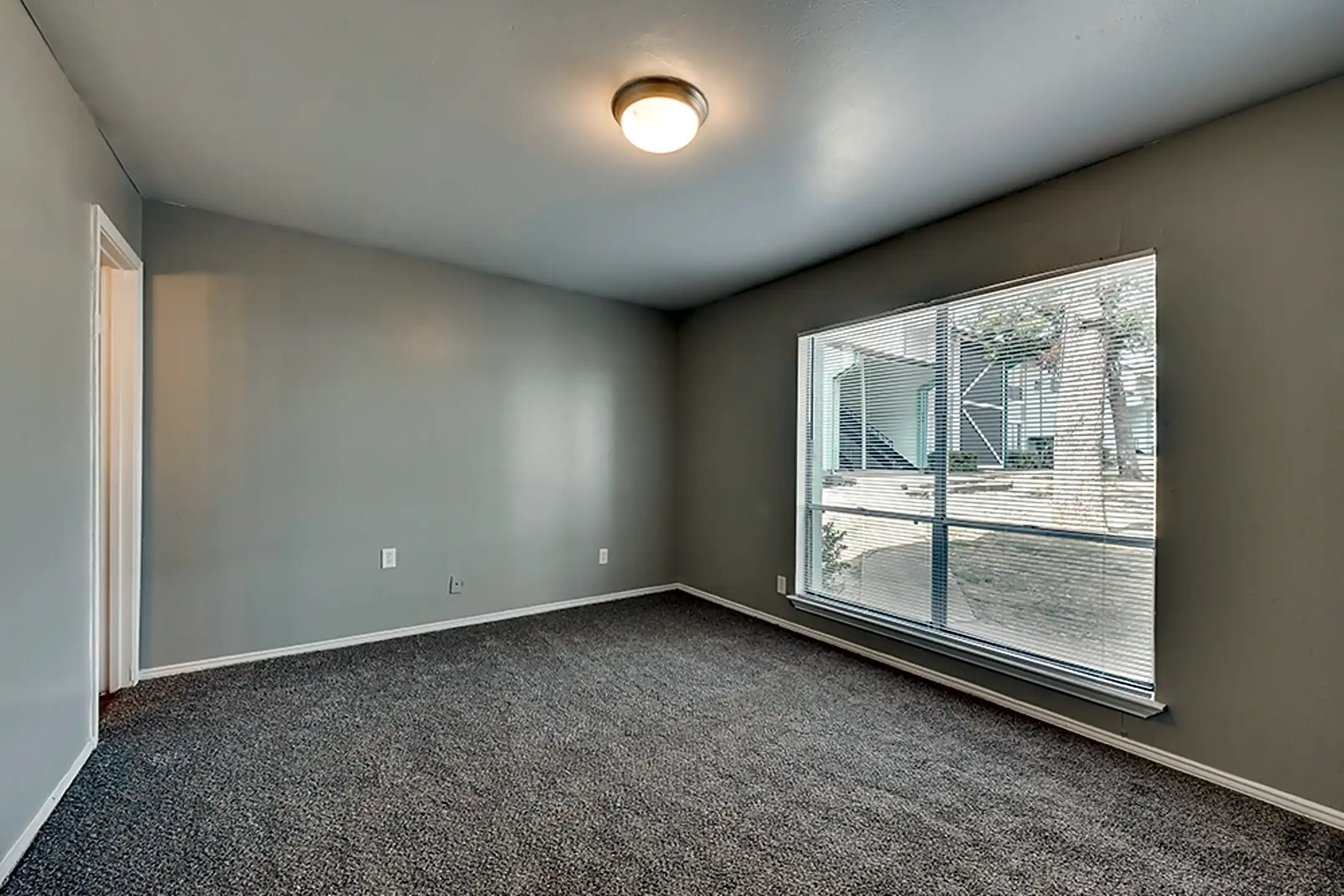 Mill House I & II 4424 Woodhollow Dr Dallas, TX Apartments for Rent