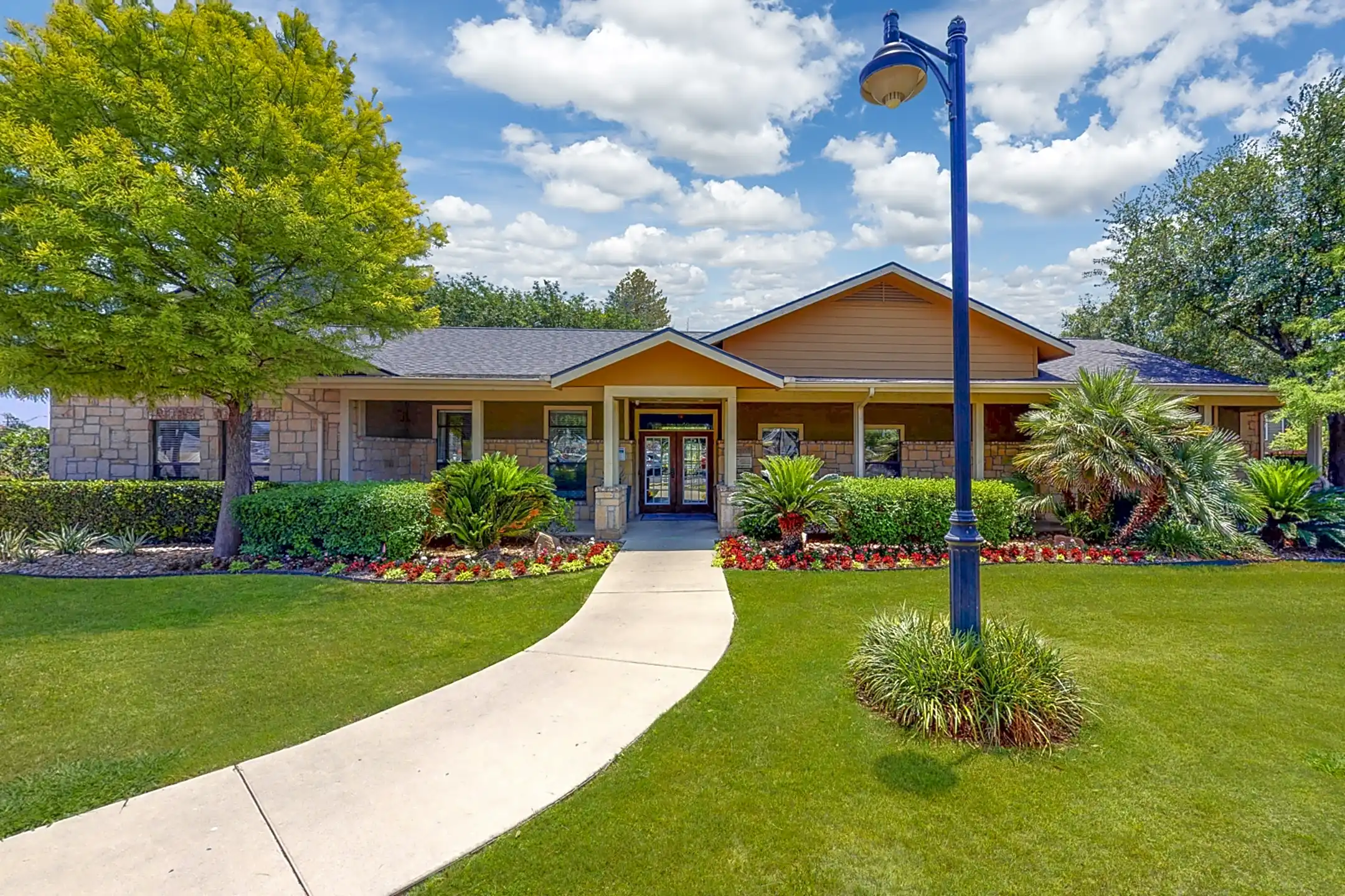 Brynwood 8711 Bowens Crossing San Antonio, TX Apartments for Rent