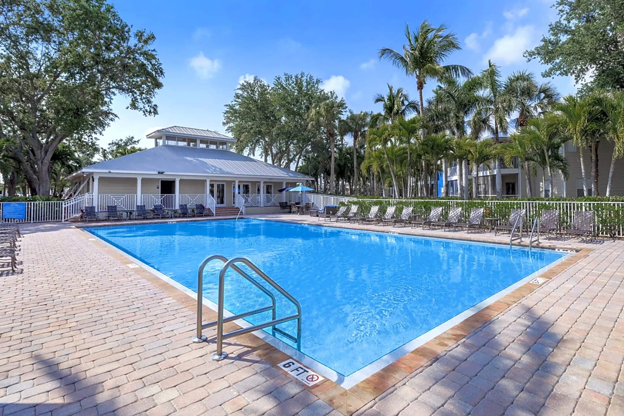 10X Living at Naples Apartments - Naples, FL 34109