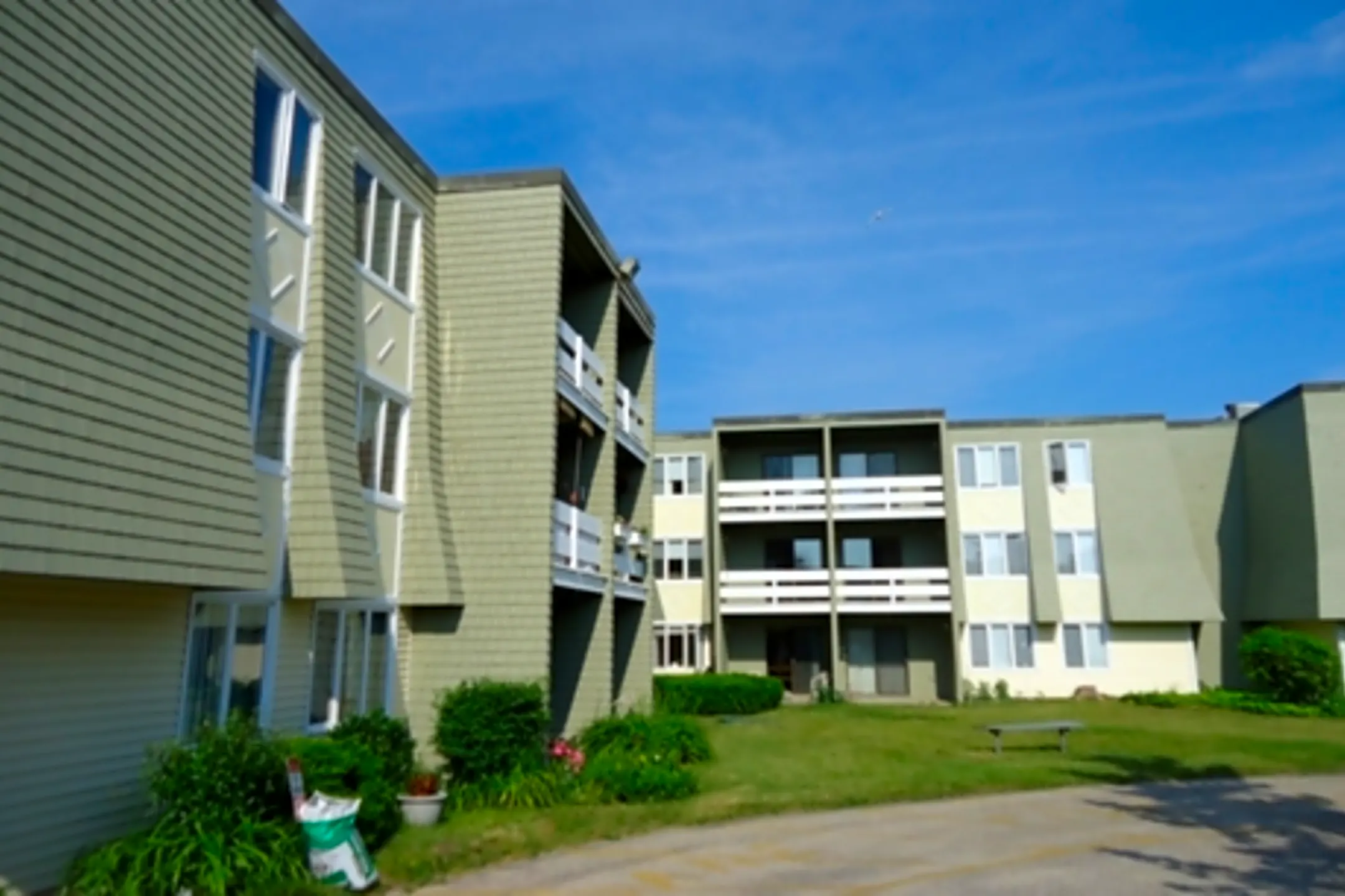 hyannis-house-apartments-hyannis-ma-02601