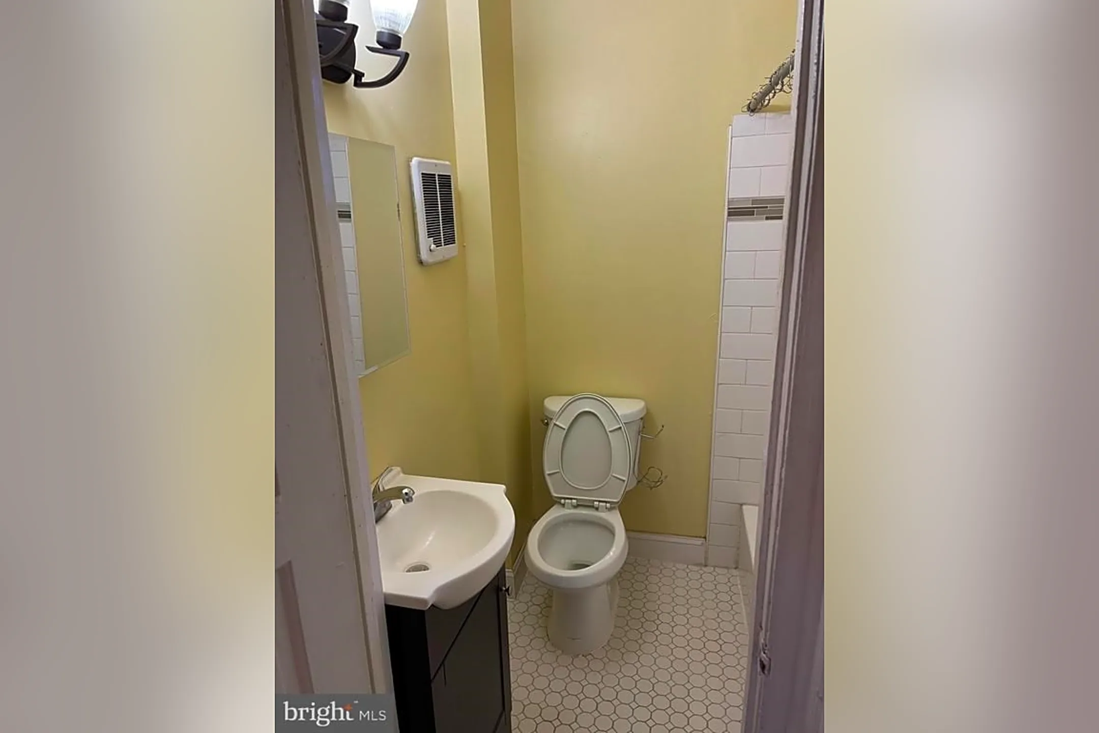 Bathroom - 5700 Chestnut St #2B - Philadelphia, PA