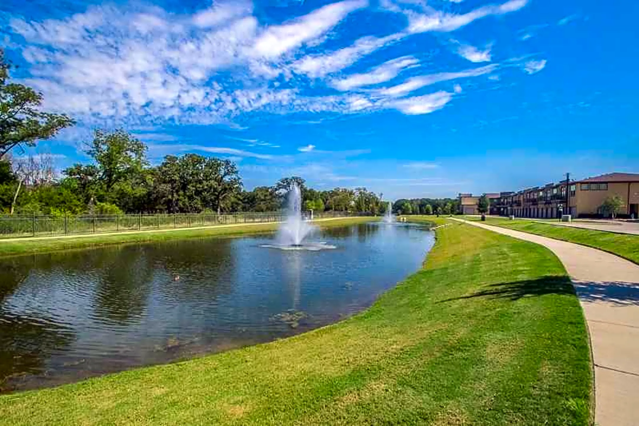 Landscaping - Oxford at the Boulevard - Corinth, TX