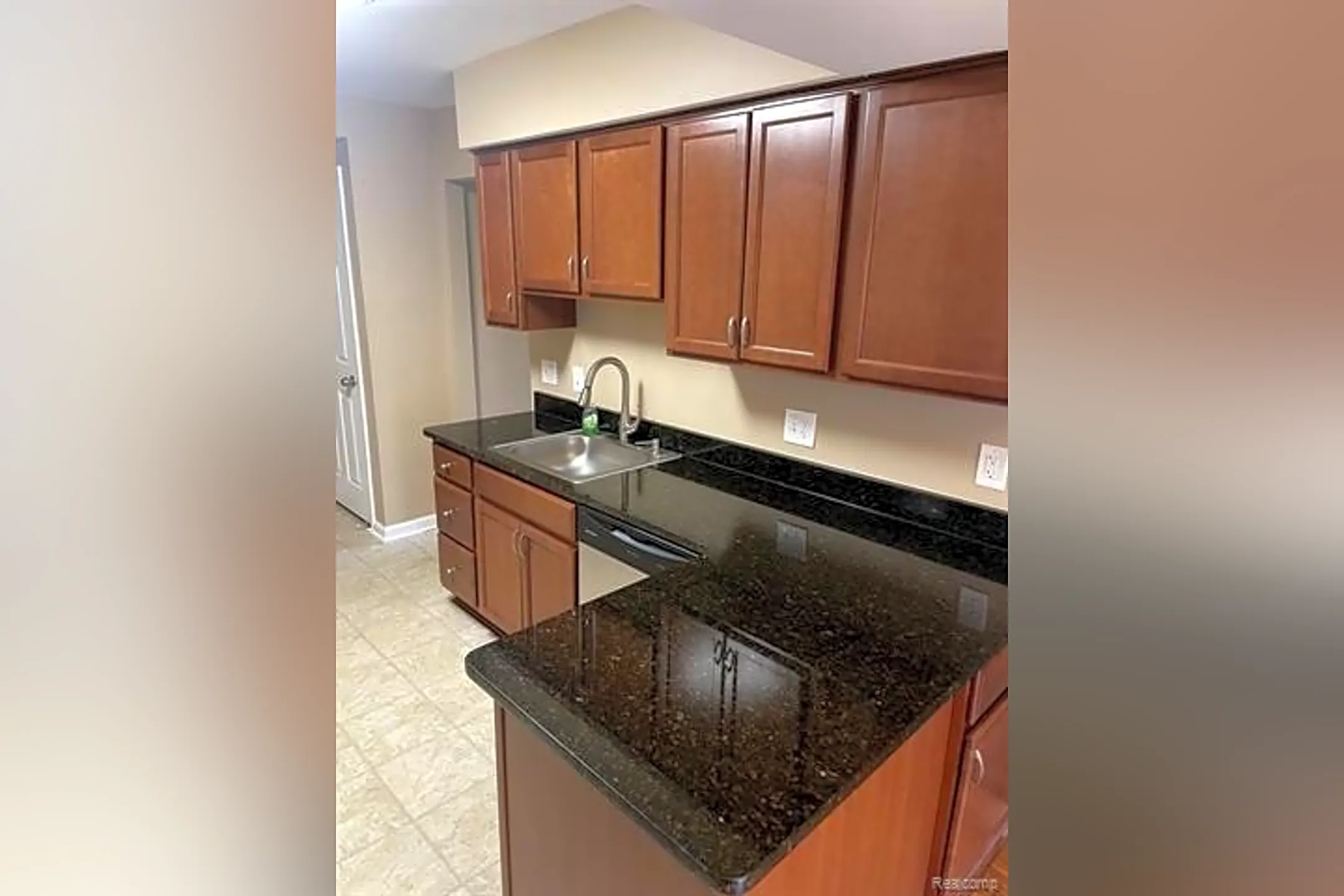 41507 Bedford Dr Houses Canton, MI 48187