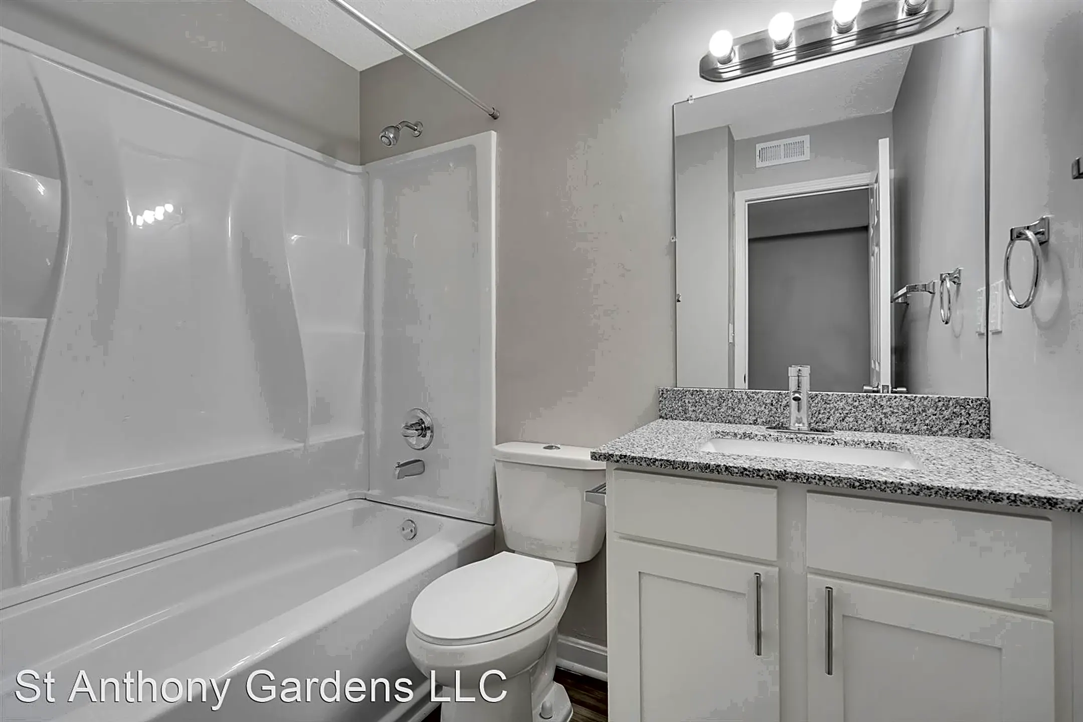 Bathroom - St Anthony Gardens - Louisville, KY