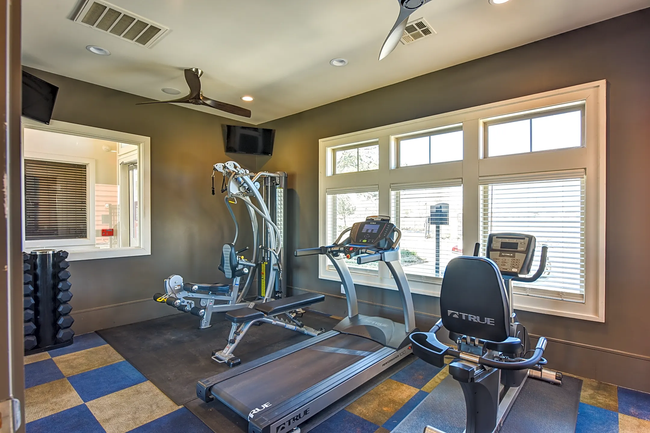 Fitness Weight Room - Smart Living at Garden Oaks - Houston, TX