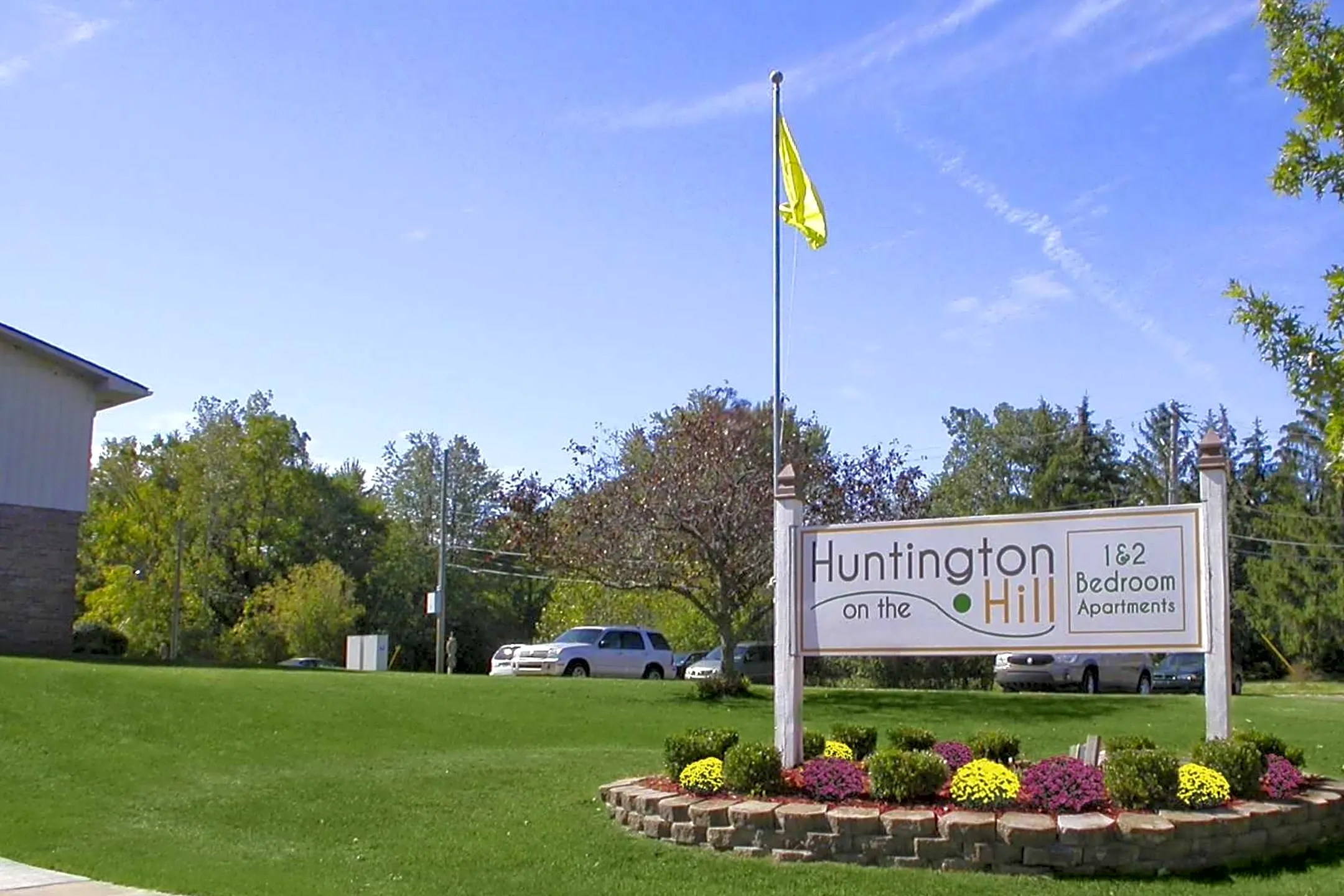 Building - Huntington on the Hill - Westland, MI
