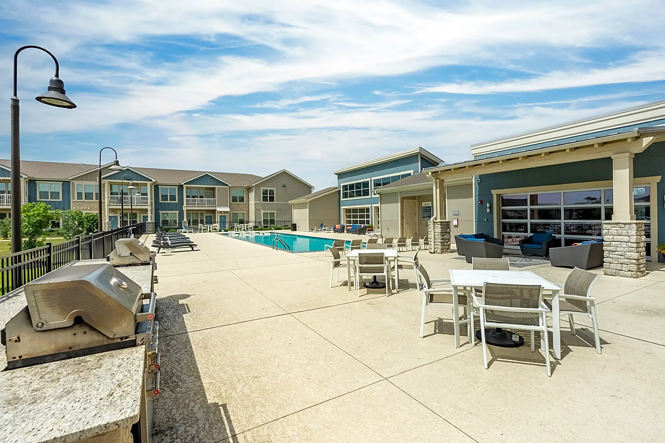 The Reserve at Country Club Apartments - Lake Charles, LA 70605