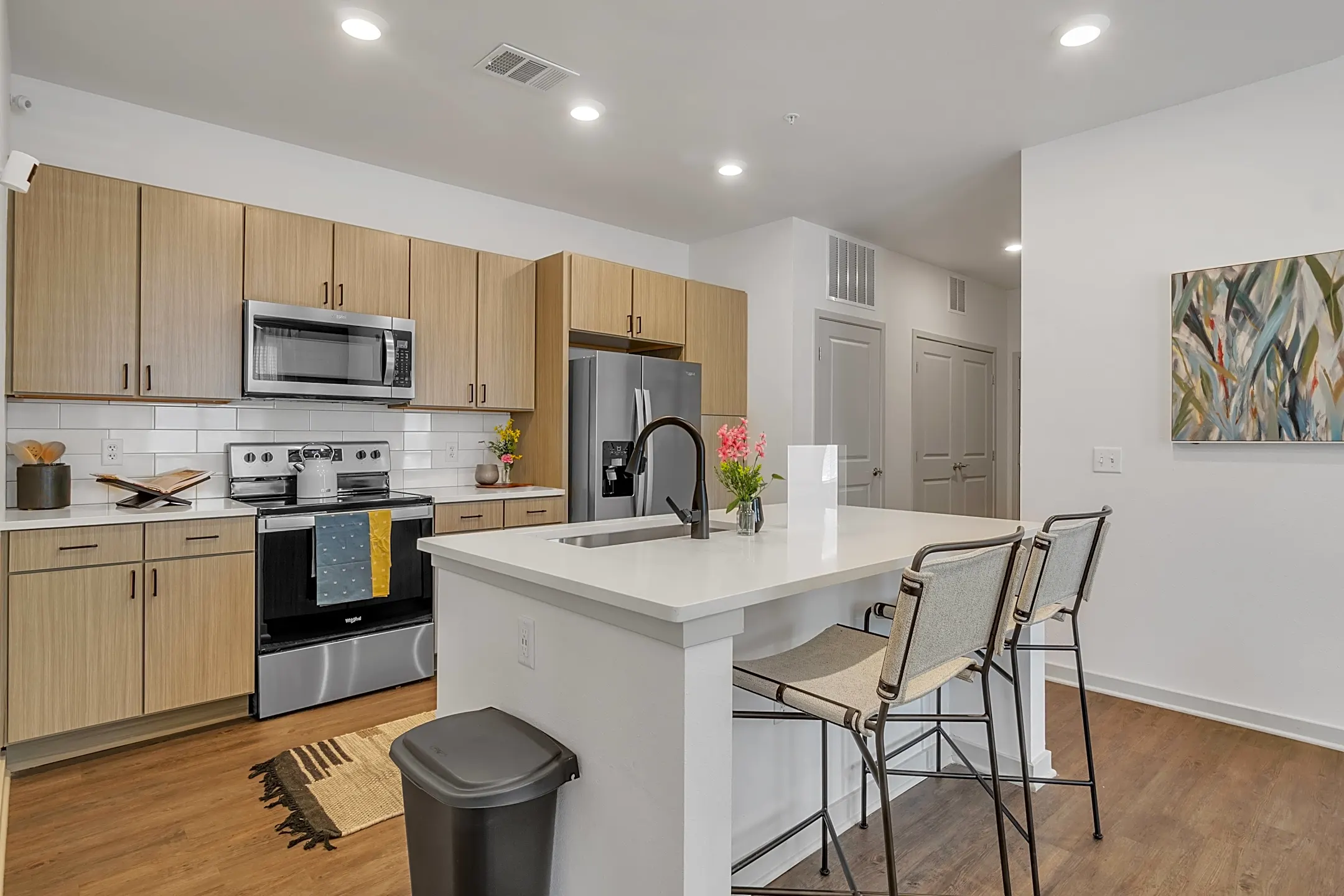 Kitchen - Apex Apartments - Colorado Springs, CO