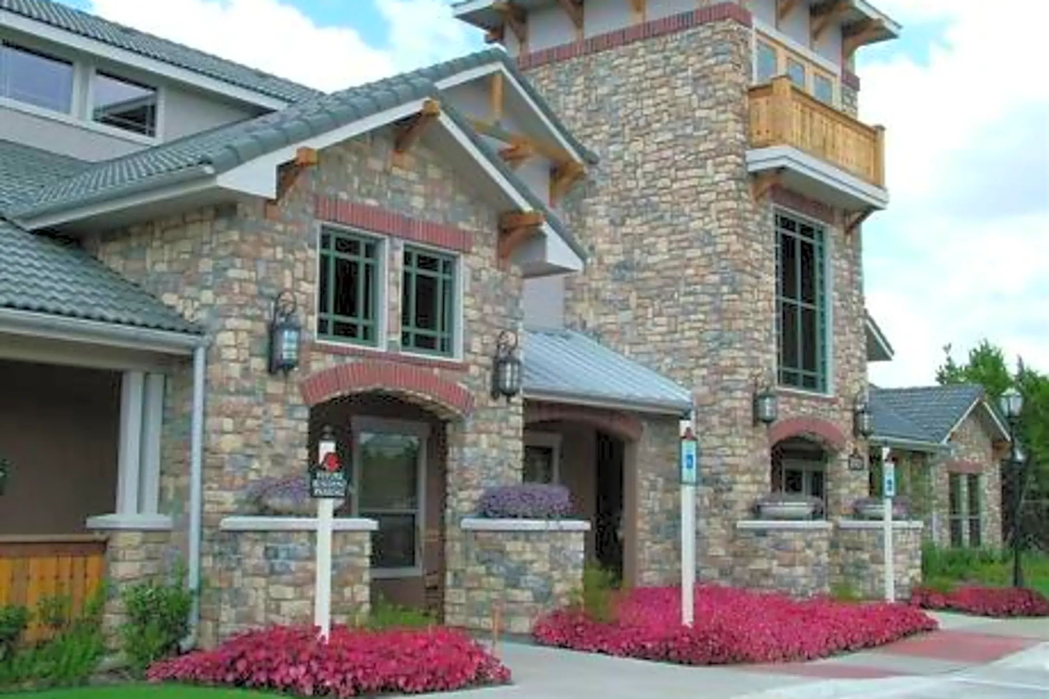 Nolen Grand 2515 Perryton Dr Dallas, TX Apartments for Rent Rent.