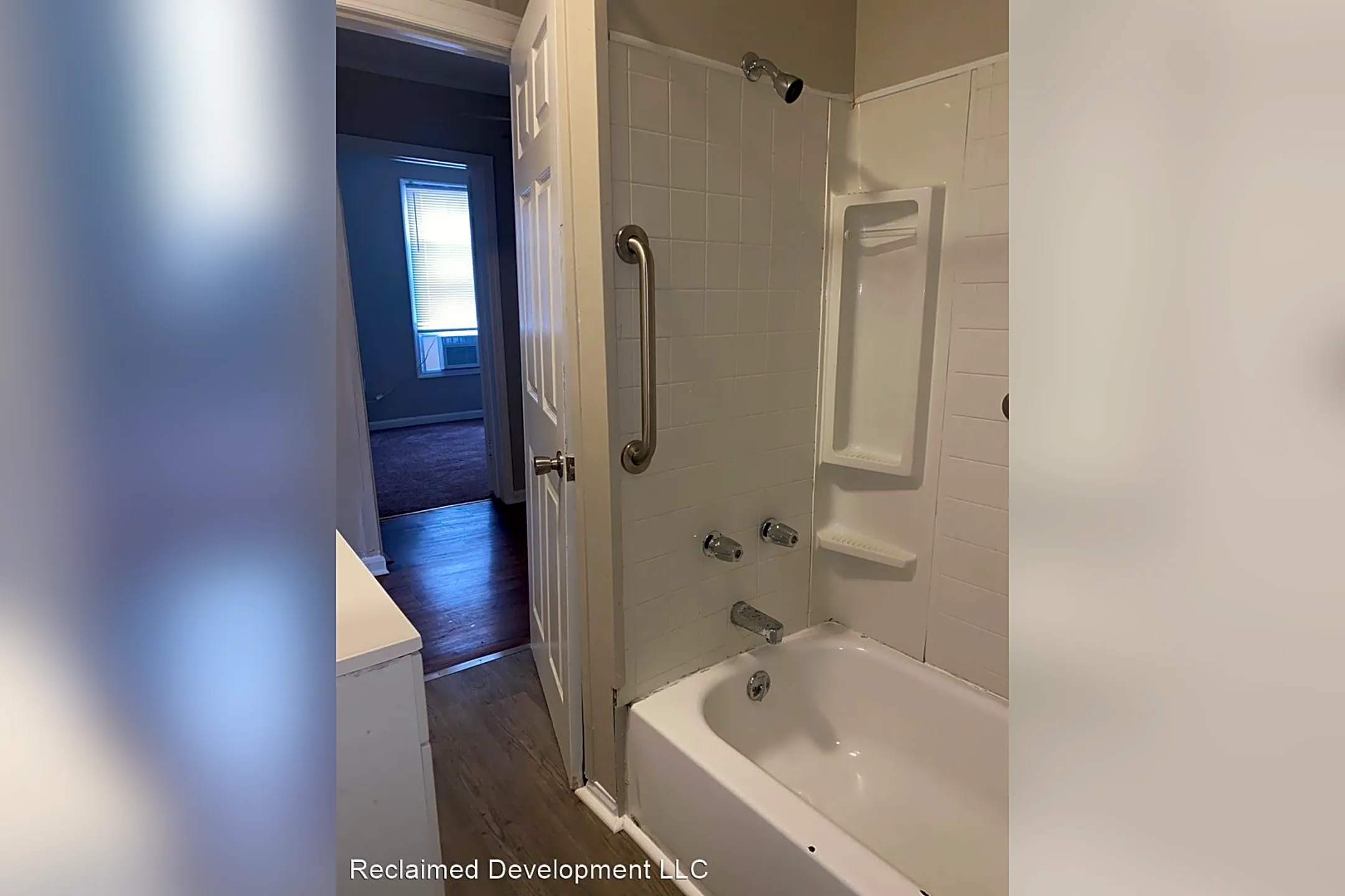Bathroom - 156 Rand Ave - Lexington, KY