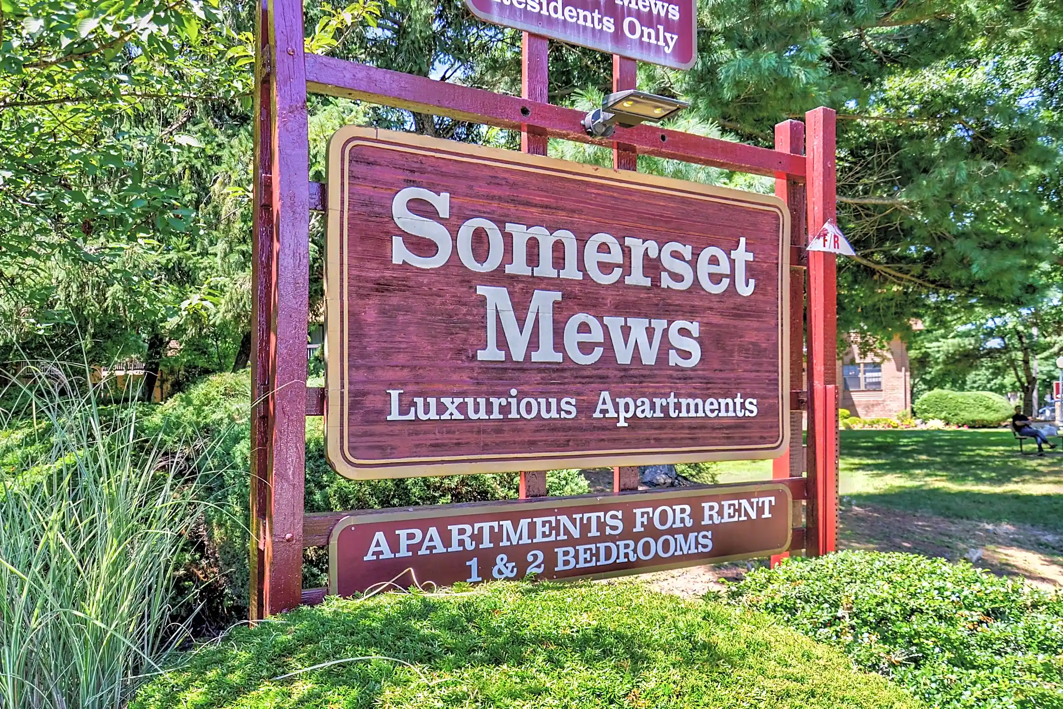 Somerset Mews Somerset, NJ 08873