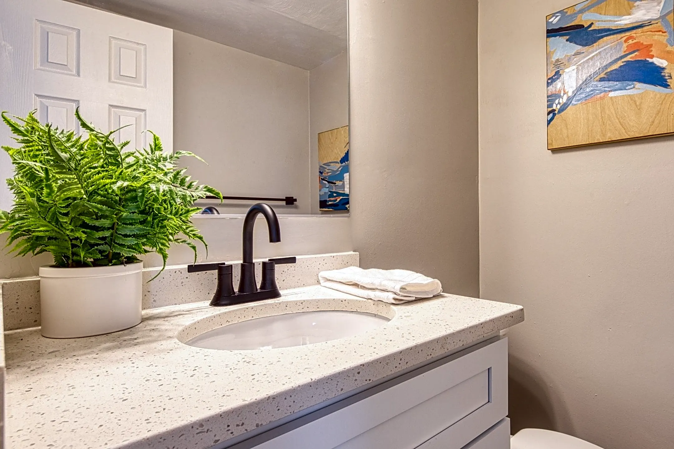 Coastline 631 Lake Edward Dr Virginia Beach, VA Apartments for Rent