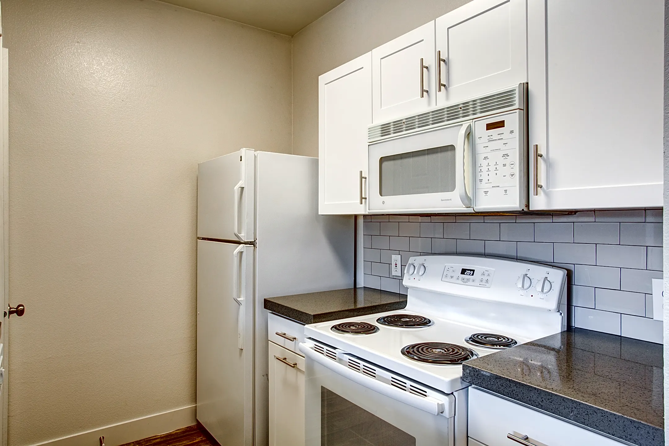 Preston Hollow 4150 South 300 East Salt Lake City, UT Apartments