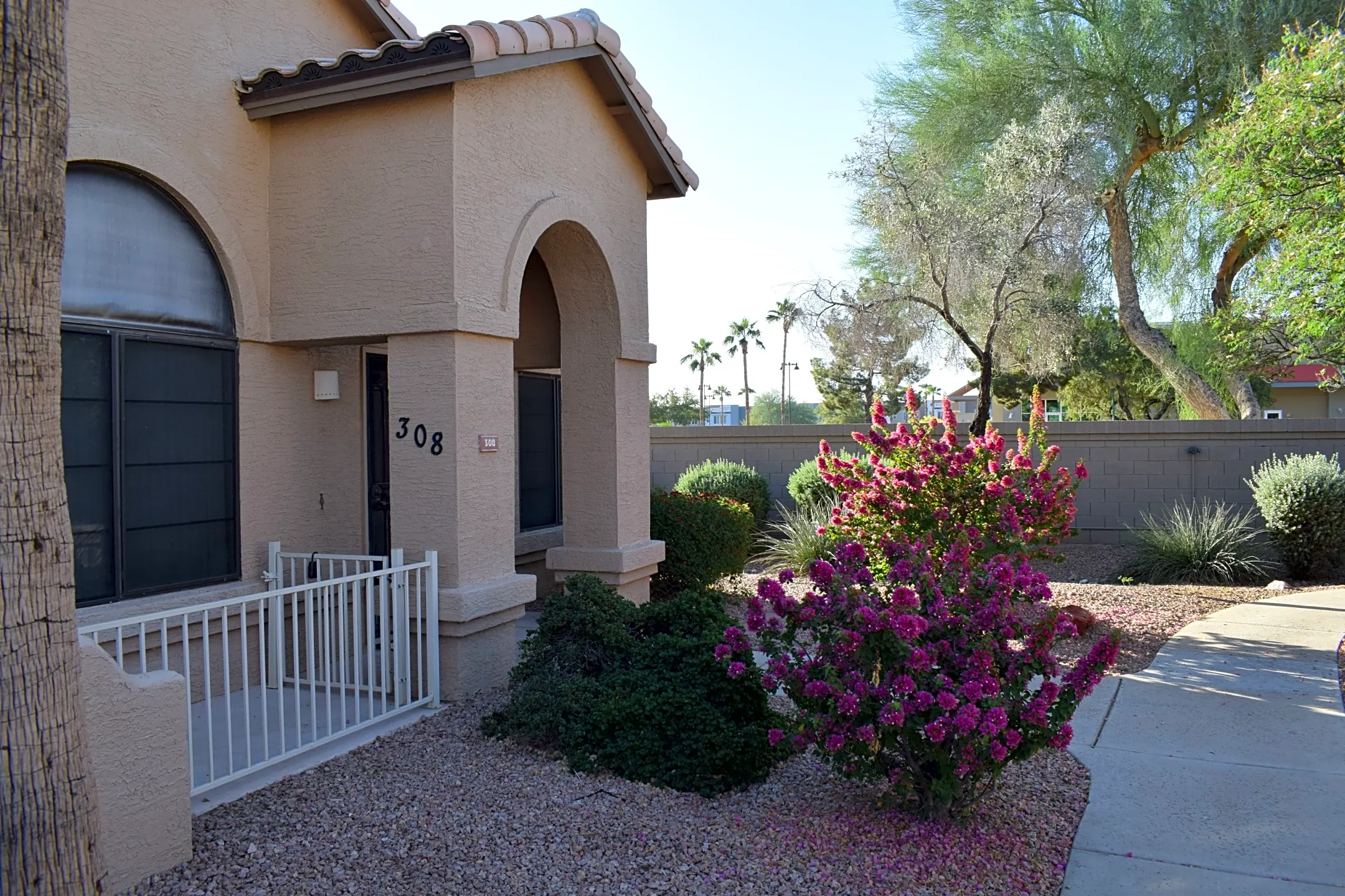 14300 W Bell Rd Condos Surprise, AZ 85374